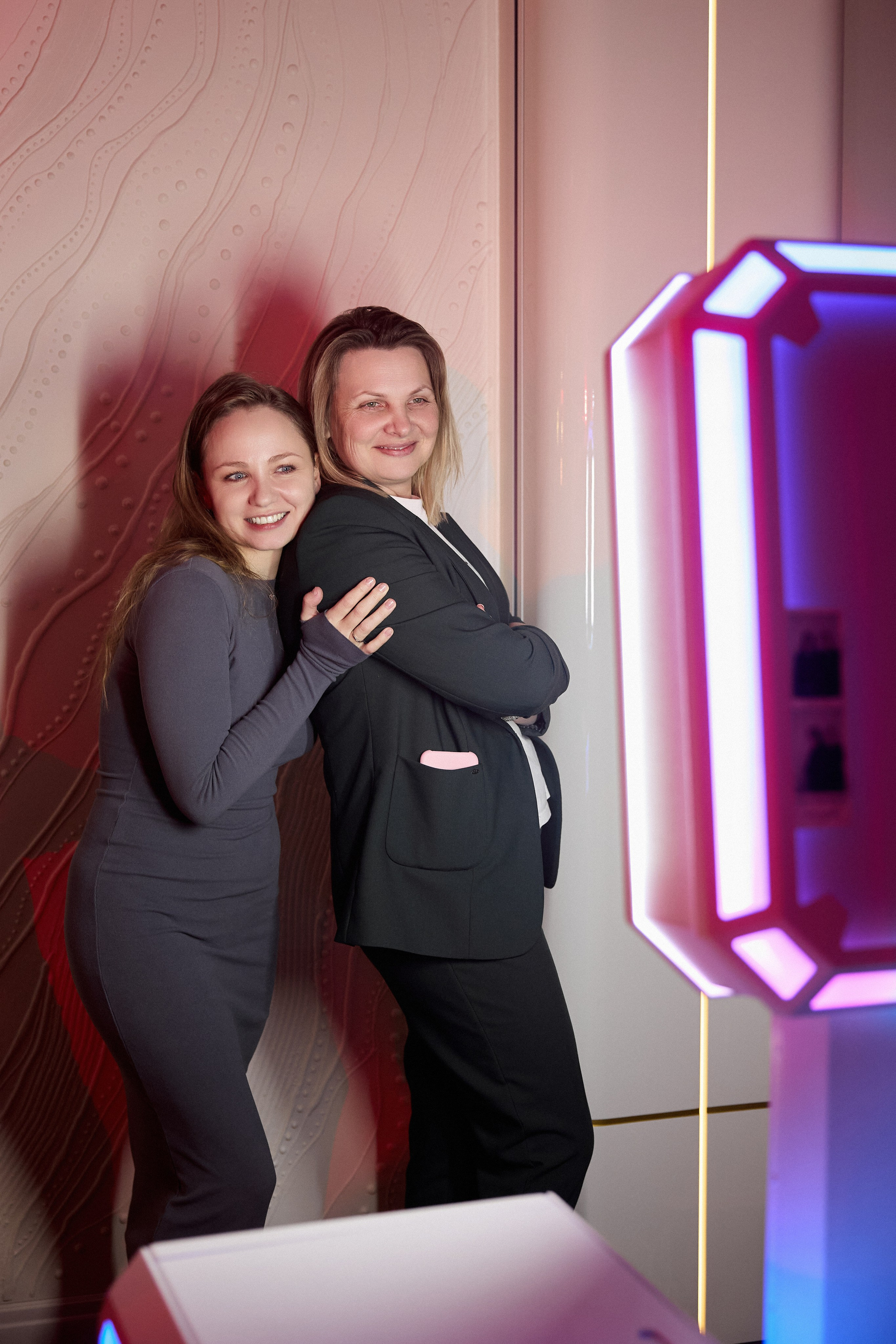 Фото-видео стойка Миксап (фотобудка нового поколения). Инсталаб Краснодар фото и видео интерактивы на ваше мероприятие