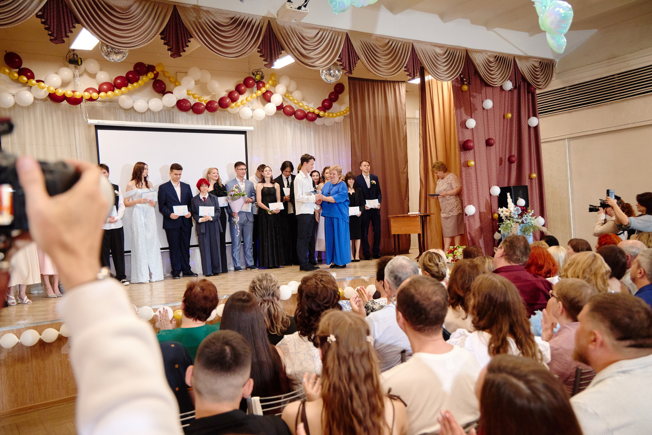 Выпускной 35 Сош. Фотограф Выпускные альбомы Таганрог Сергей Коробченко