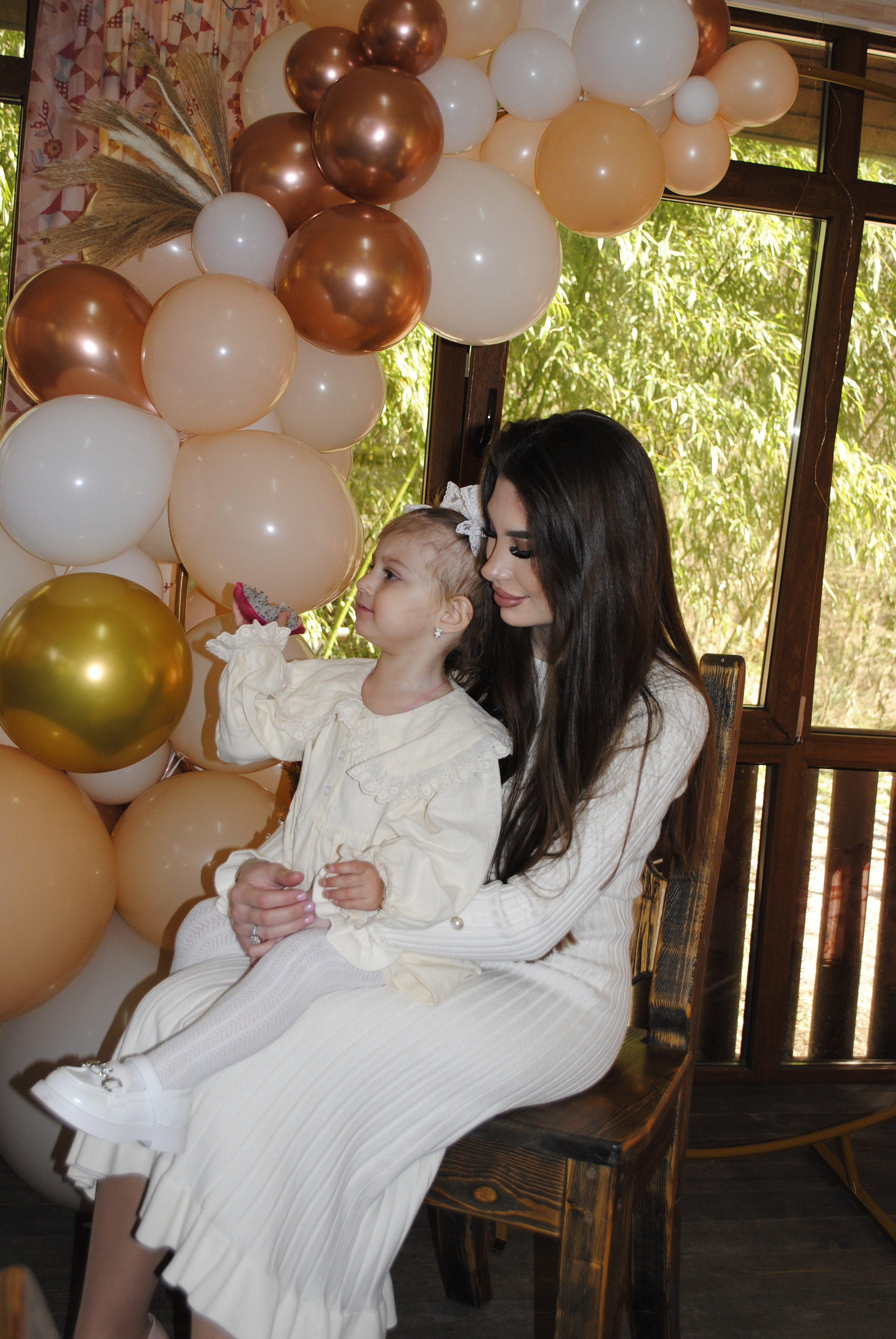 Настя Сьемка в кафе. Фотограф Мария Мусаелян