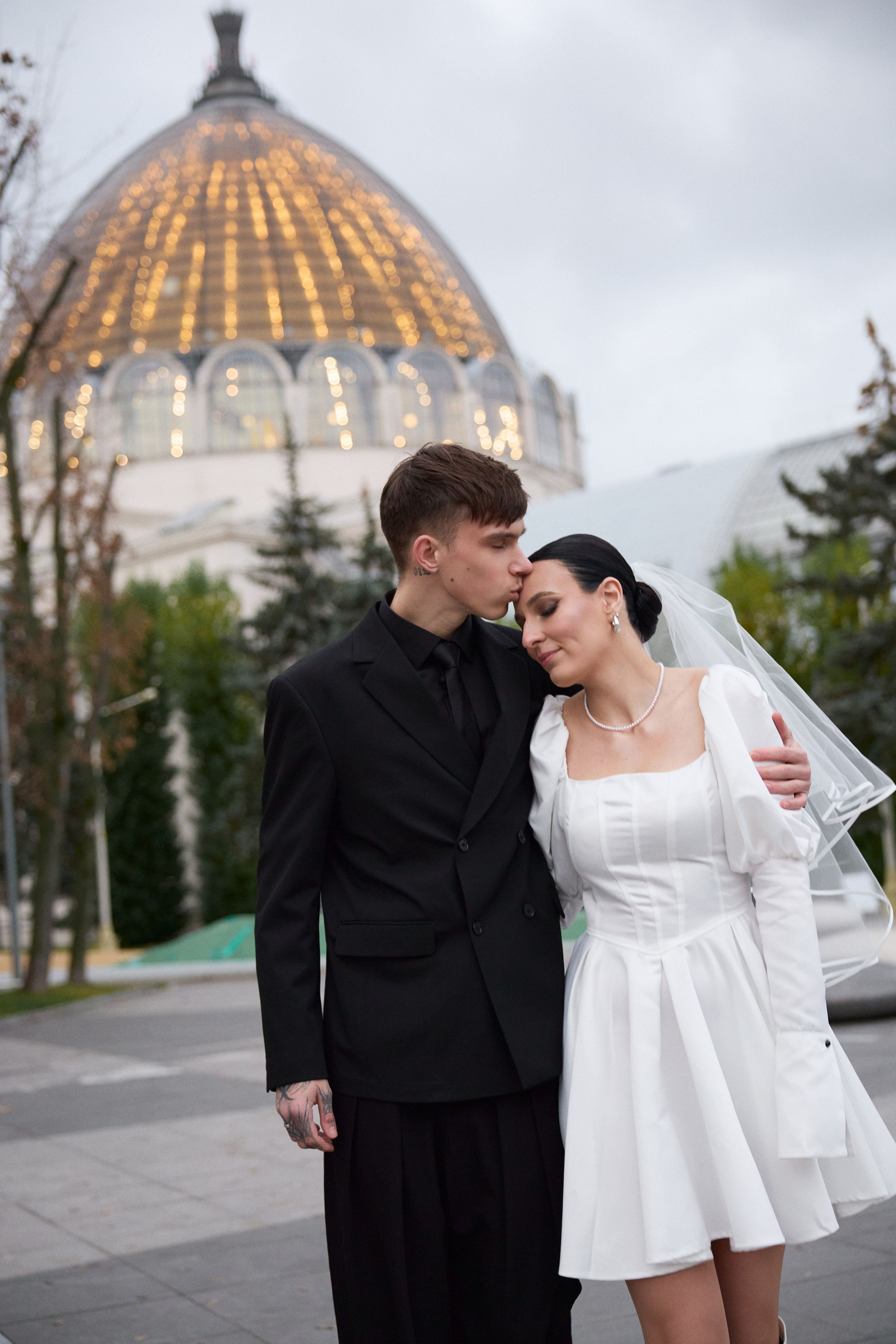 Елизавета и Артем. Роспись ВДНХ. Любовь Юсупова. Фотограф