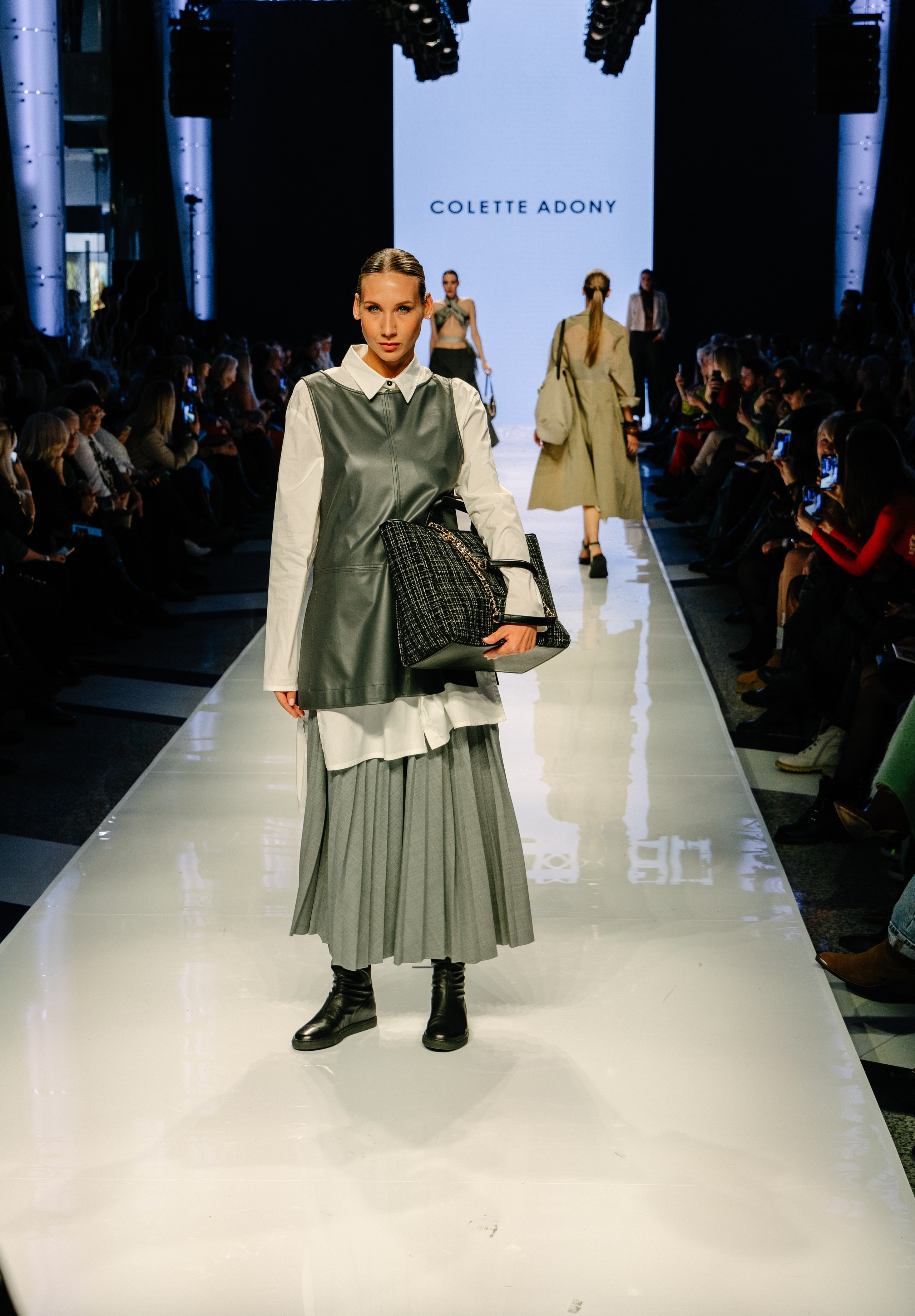 Неделя моды в галерее модные сезоны. Репортажный фотограф Катерина Гилс Москва