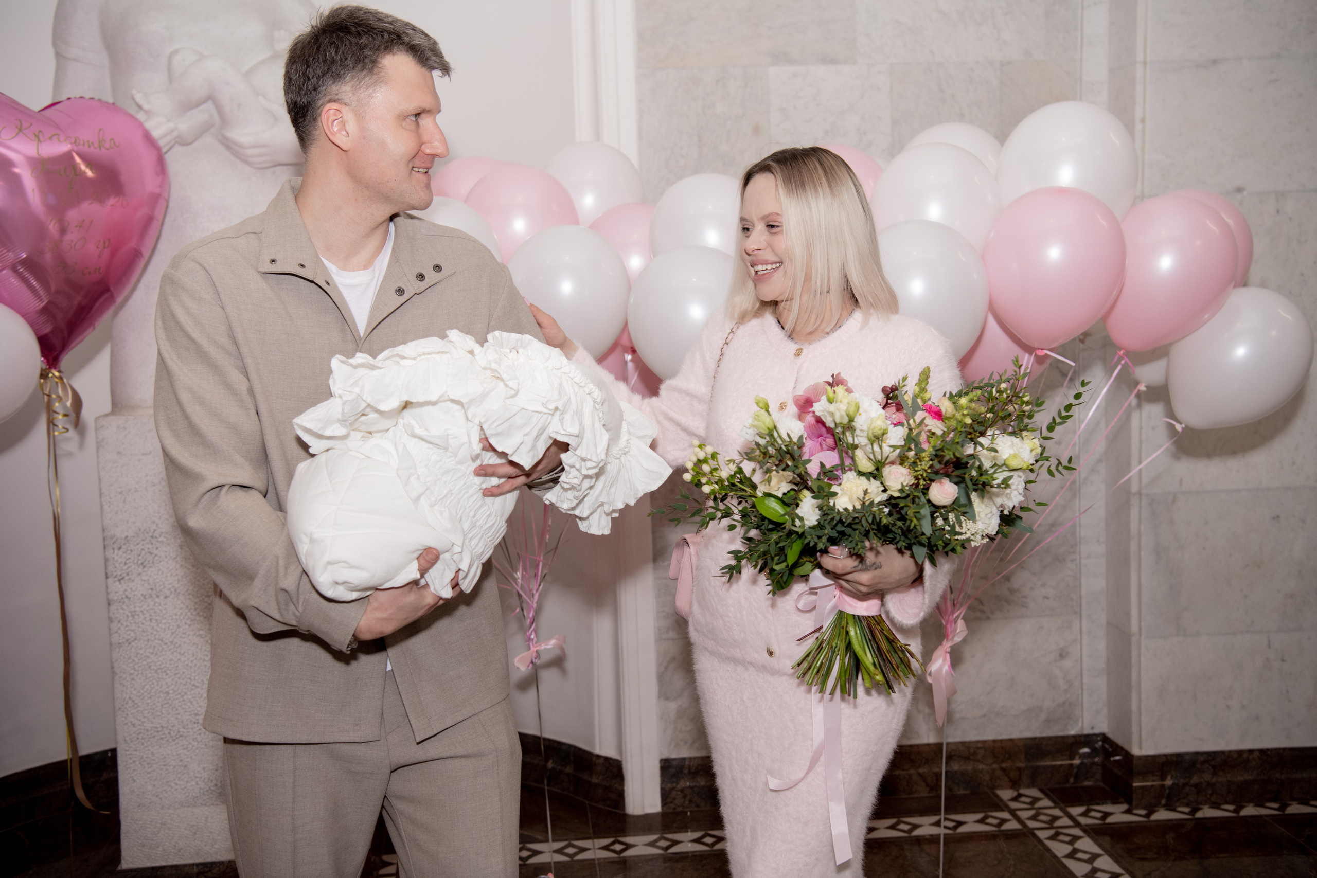 Выписка Киры. Снегиревка. Фотограф на выписку из роддома в Москве и МО