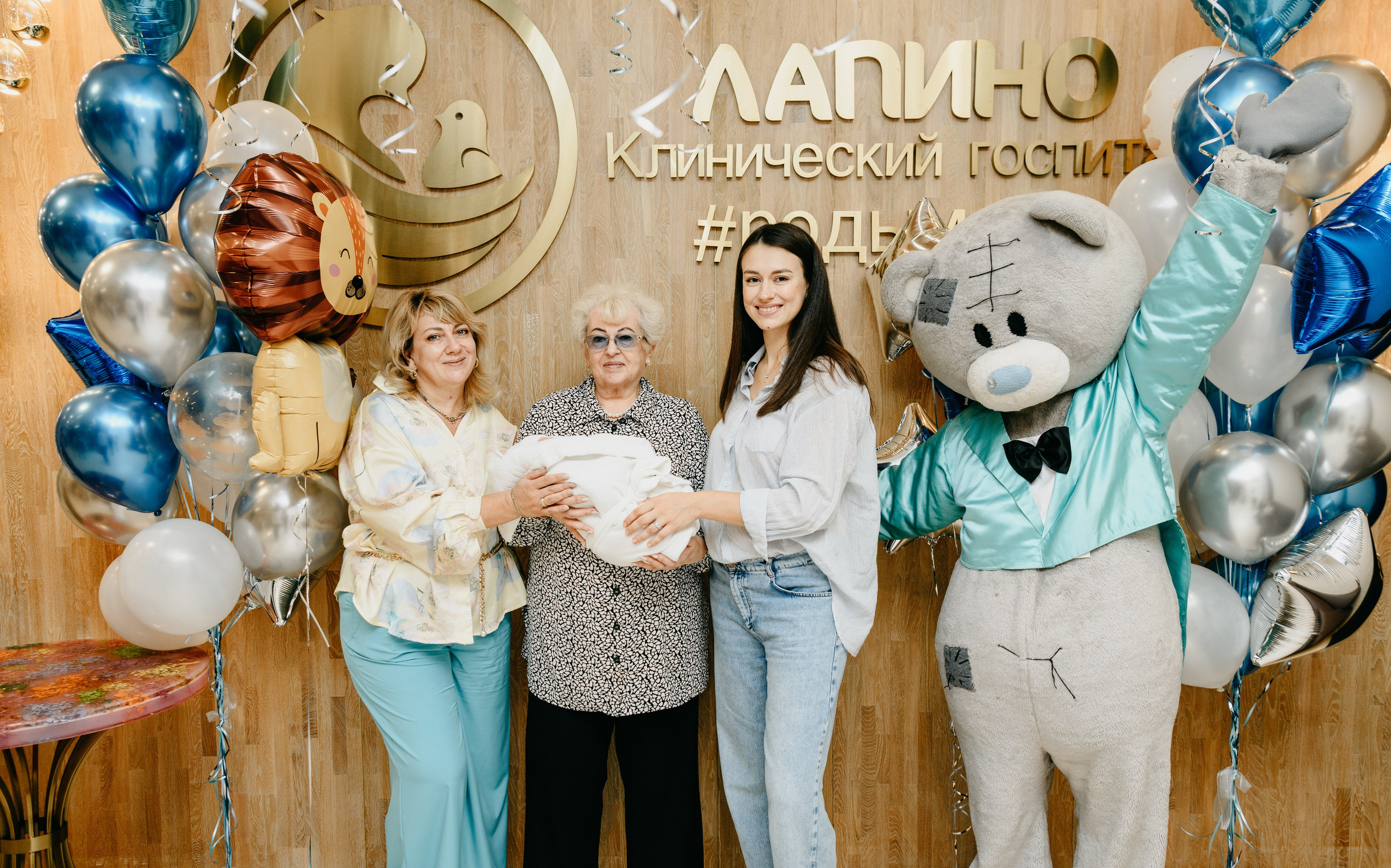 Выписка Льва. Лапино. Фотограф на выписку из роддома в Москве и МО