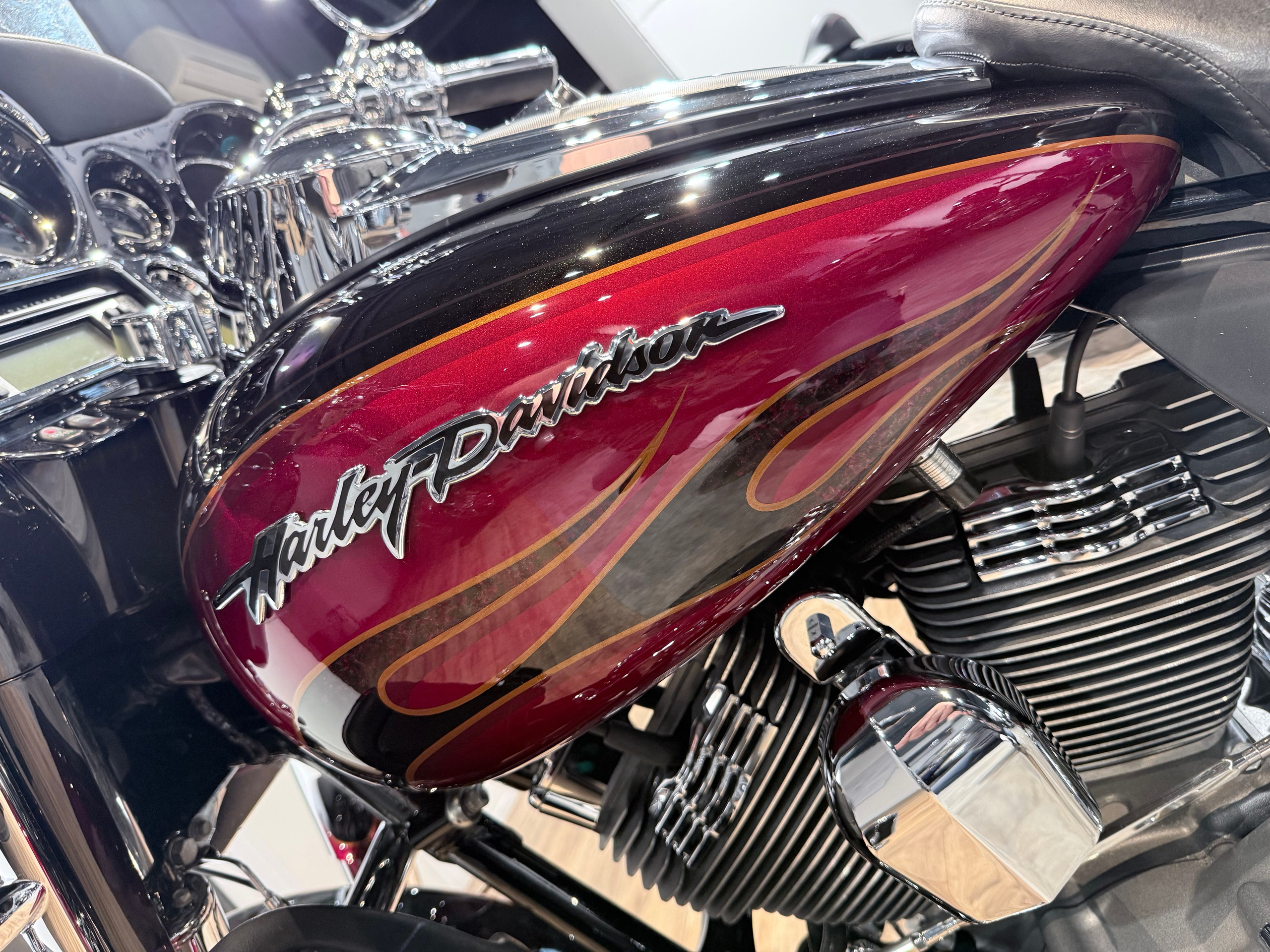 CVO Limited 110 (Exclusive Black Ember & Rio Red). Hello Davidson, Москва. Только хорошие мотоциклы…