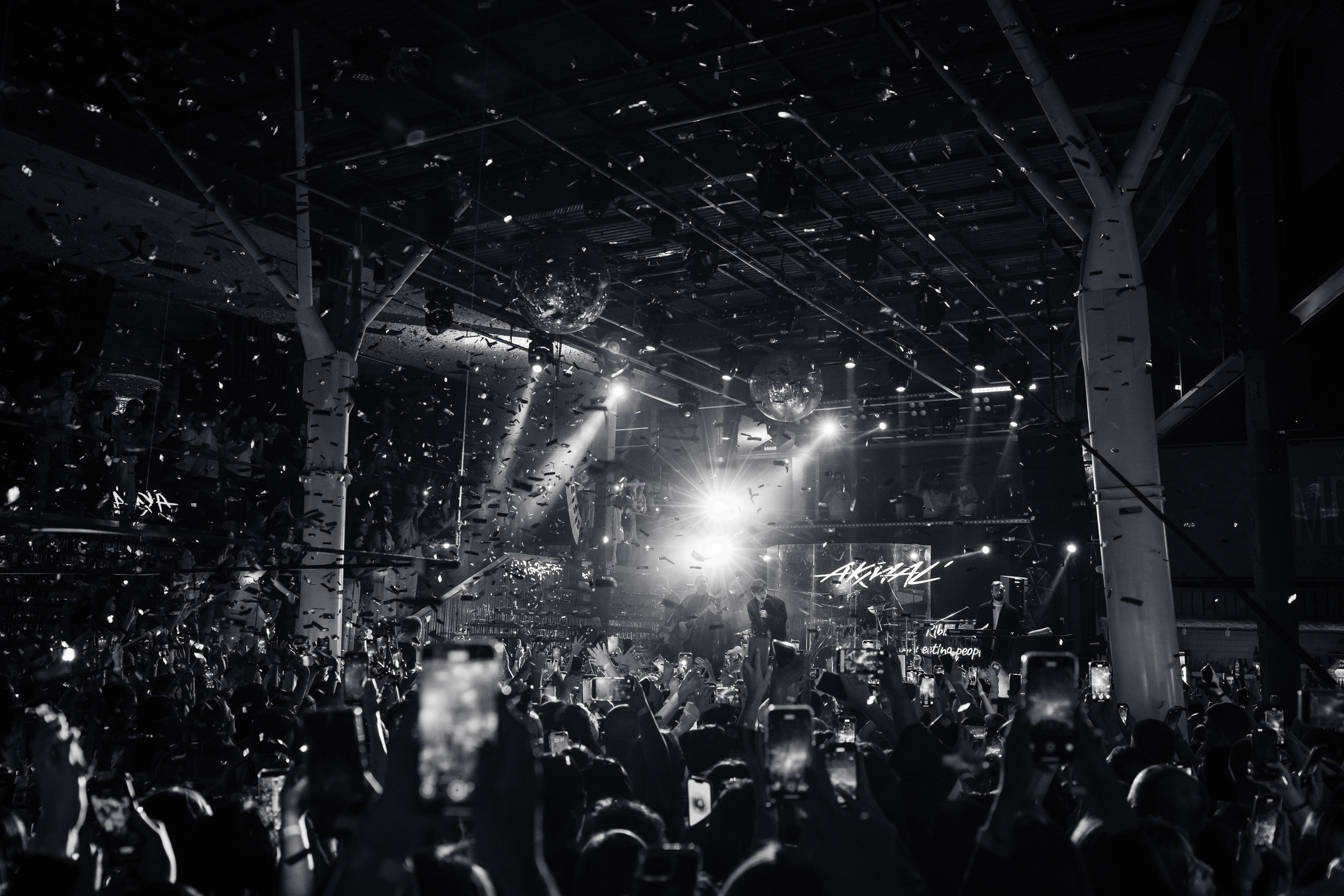 Клубный фотограф и nightlife-репортаж в Москве — Адам Черноуски. Событийный и портретный фотограф в Москве — Адам Черноуски