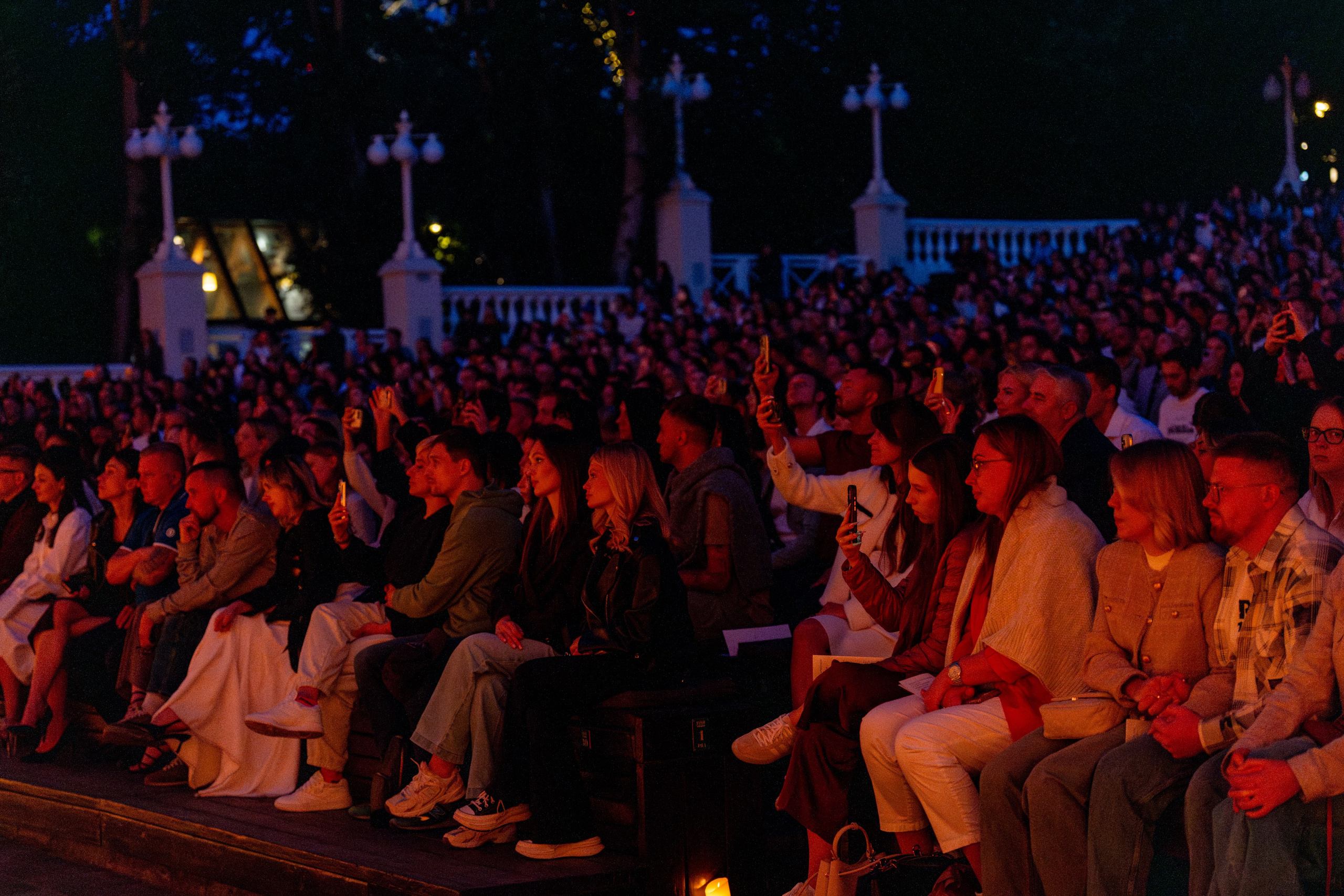 Симфонический оркестр Lumisfera при свечах. Фотограф Никита Комаров