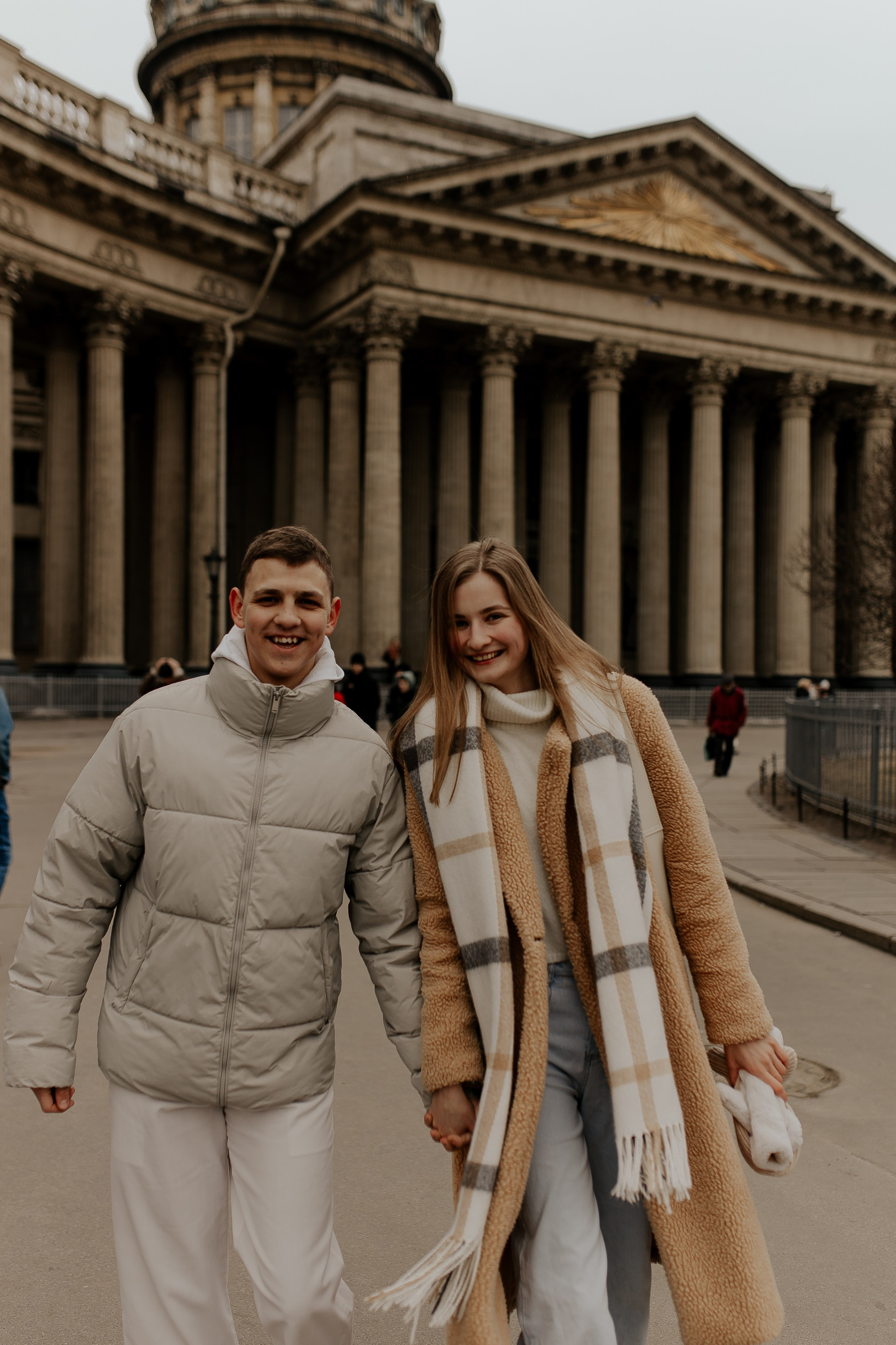 Лавстори у Казанского собора. Фотограф в Санкт-Петербурге Лиза Семченкова