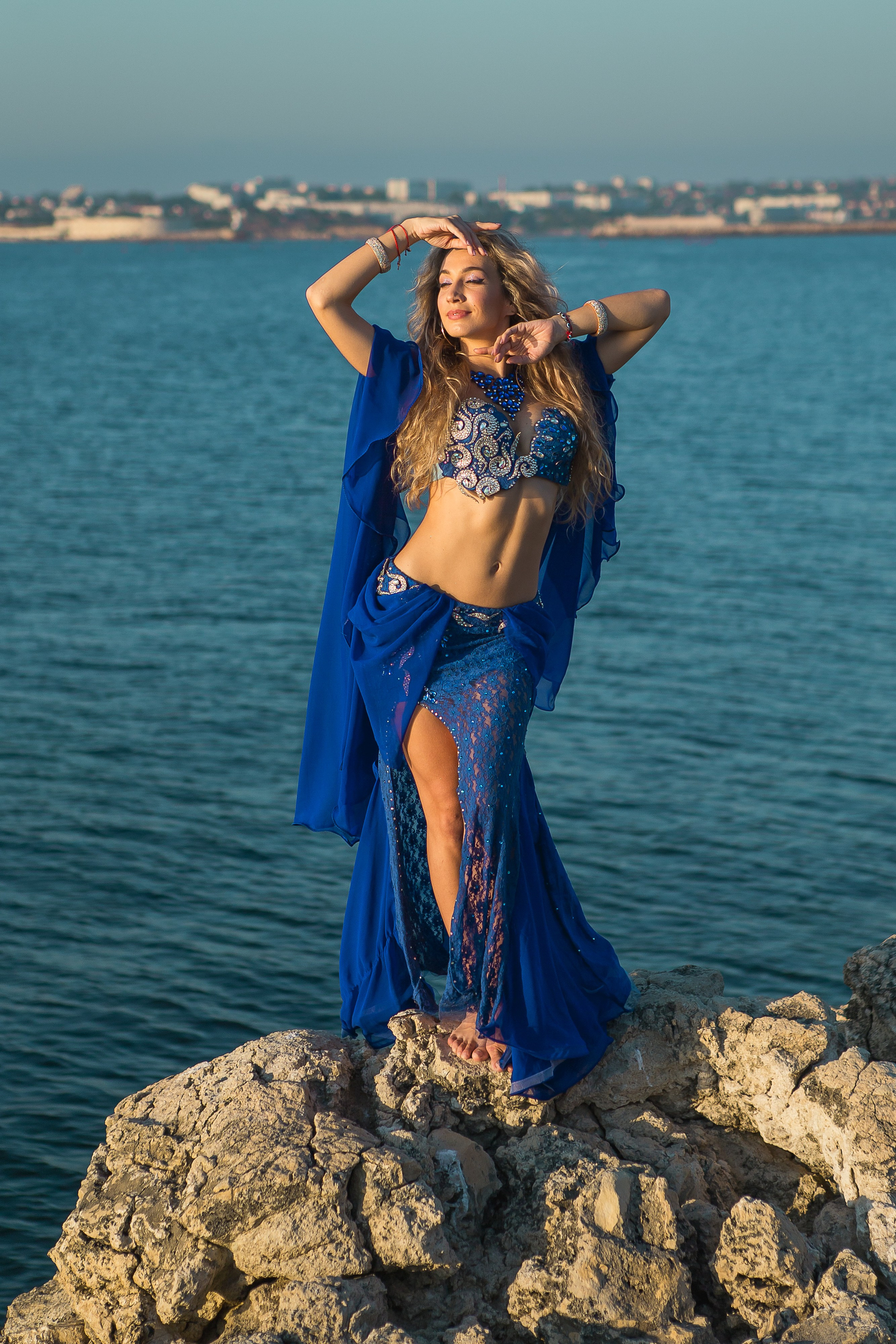 Восточные танцы на берегу Херсонеса. Фотограф в Севастополе и Крыму Антон Попков