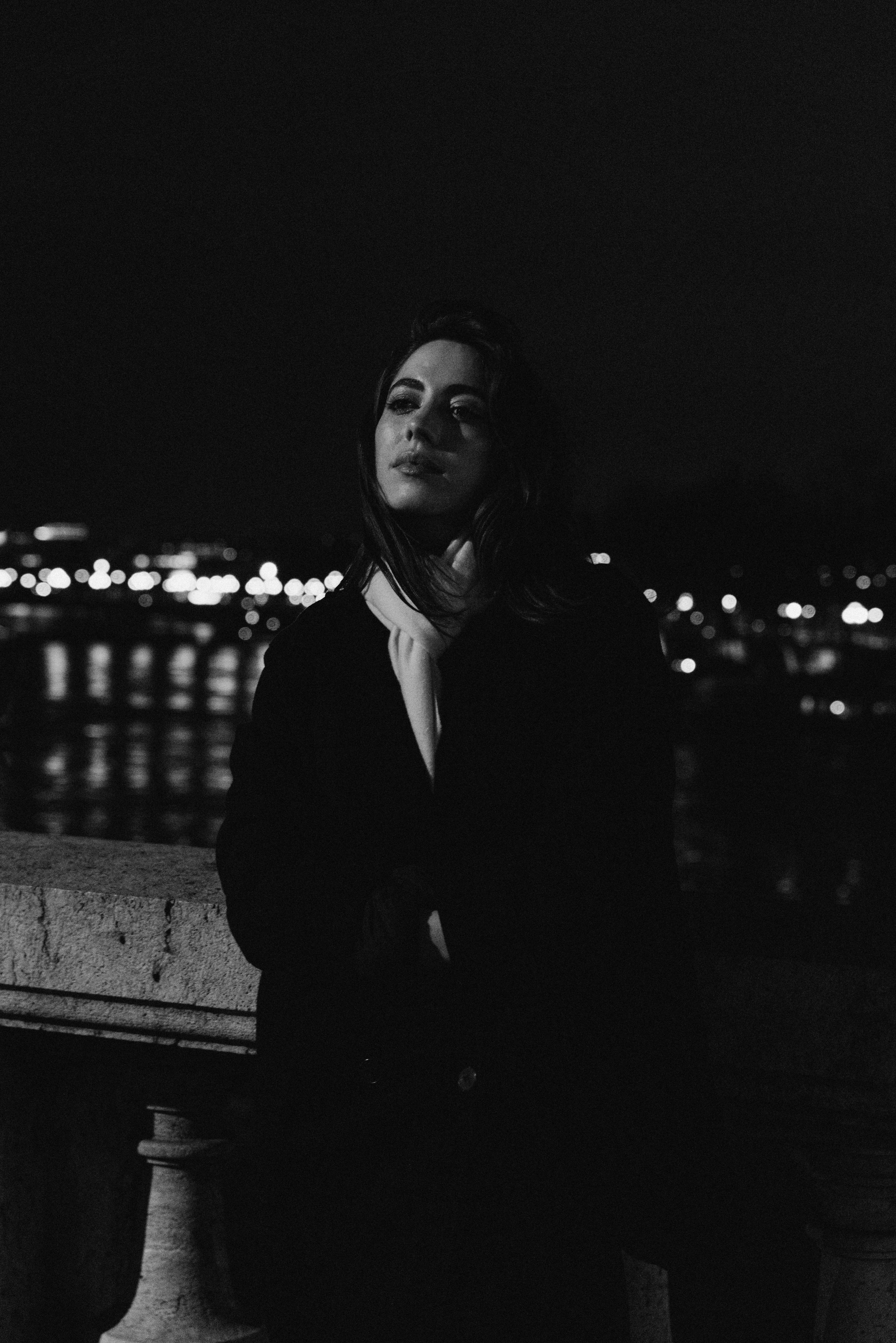 Ночной город. Фотограф в Париже