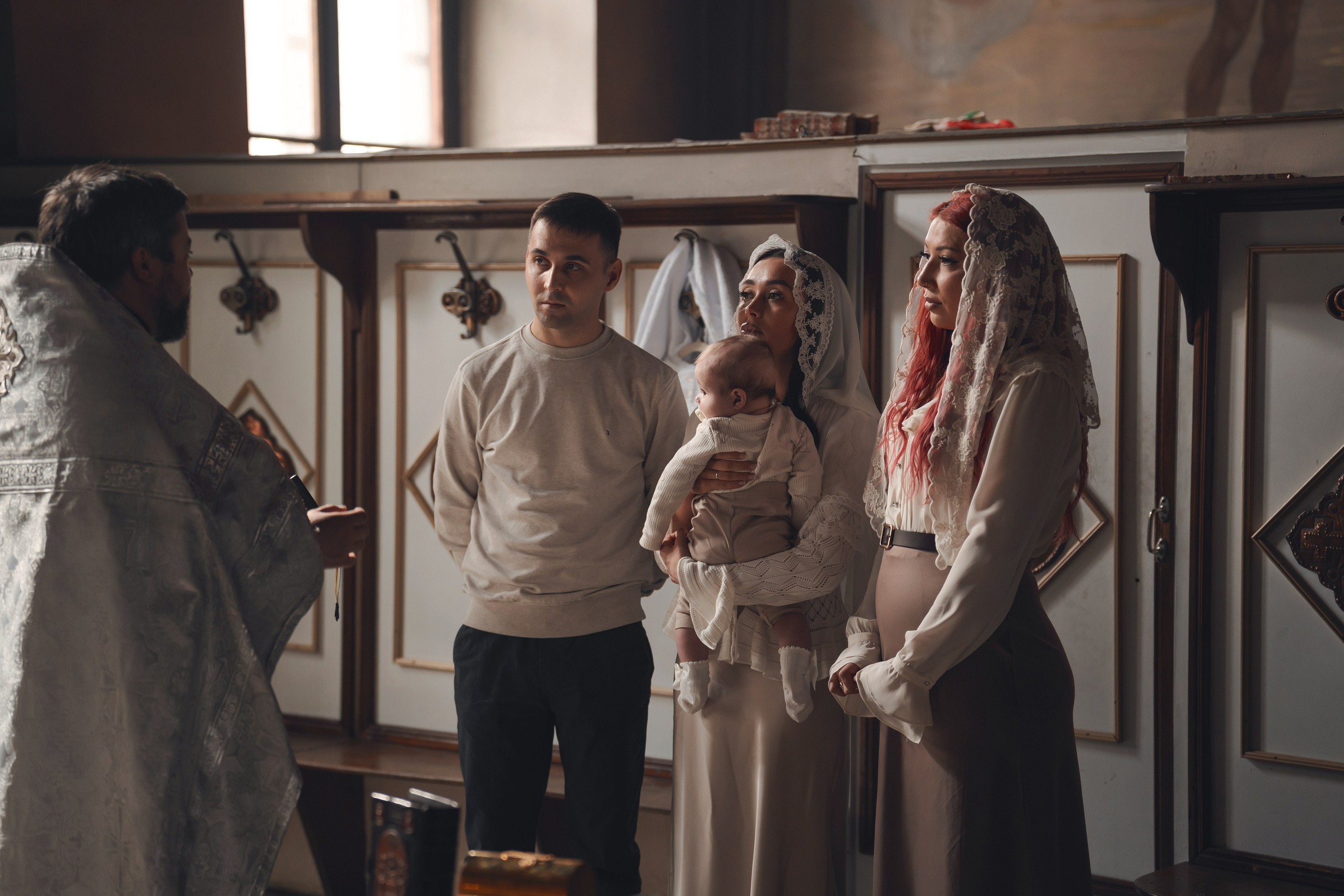 Крещение в православном Храме Воскресения Словущего в Даниловской Слободе. Семейный фотограф в Москве 📸