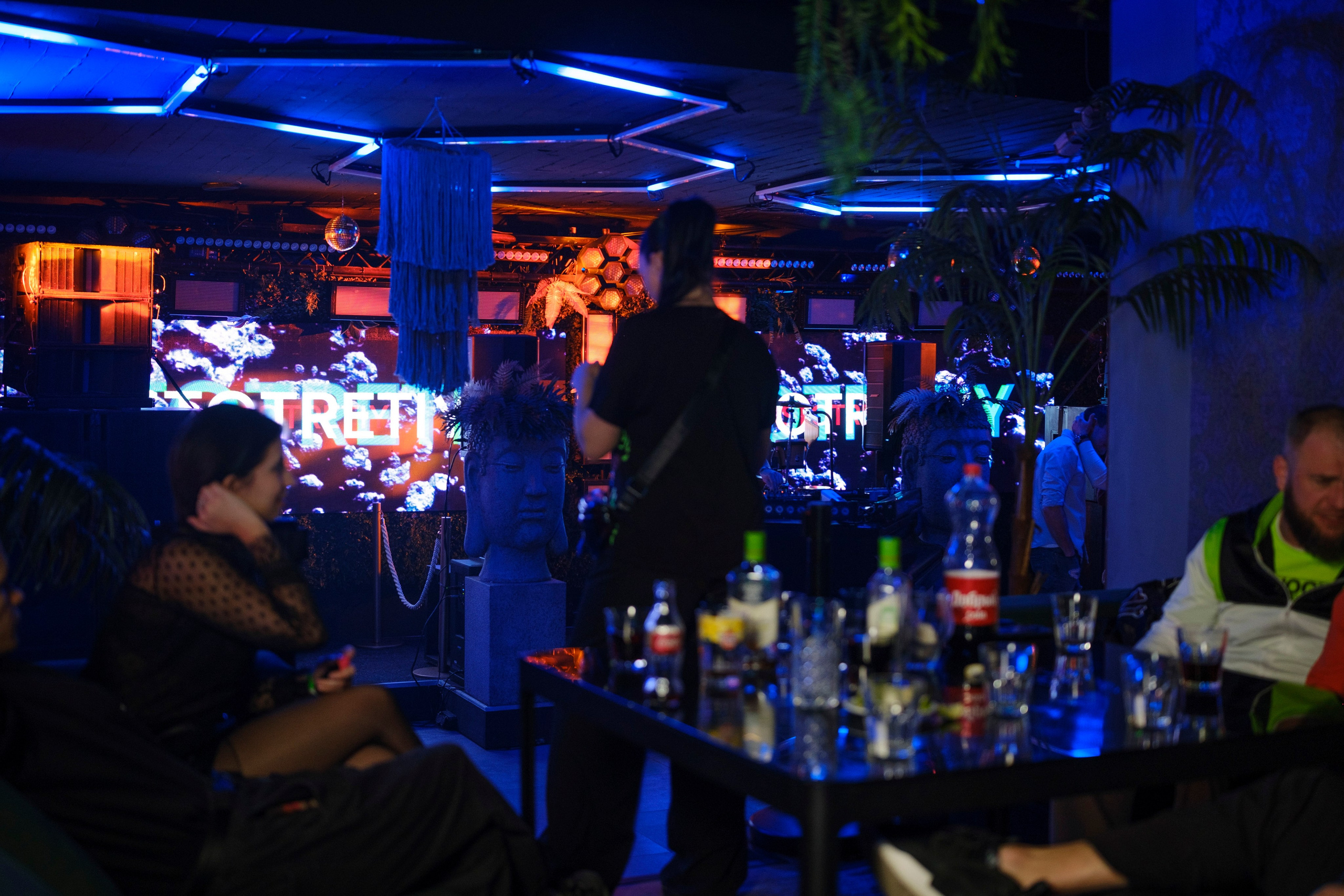 Embargo 2/03. Главная