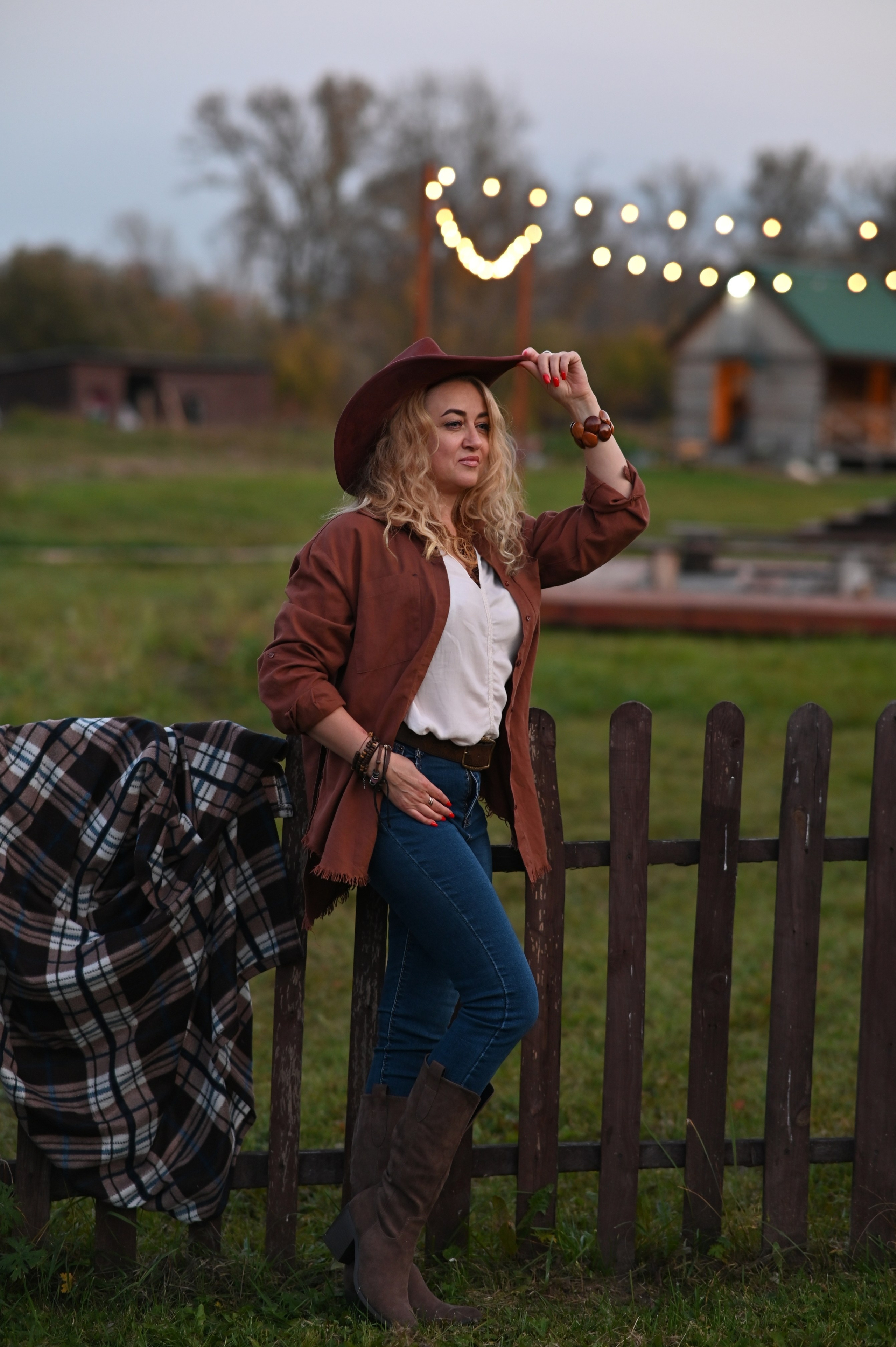 Юлия в осенней природе. Семейный и свадебный фотограф в Абакане Юлия Су