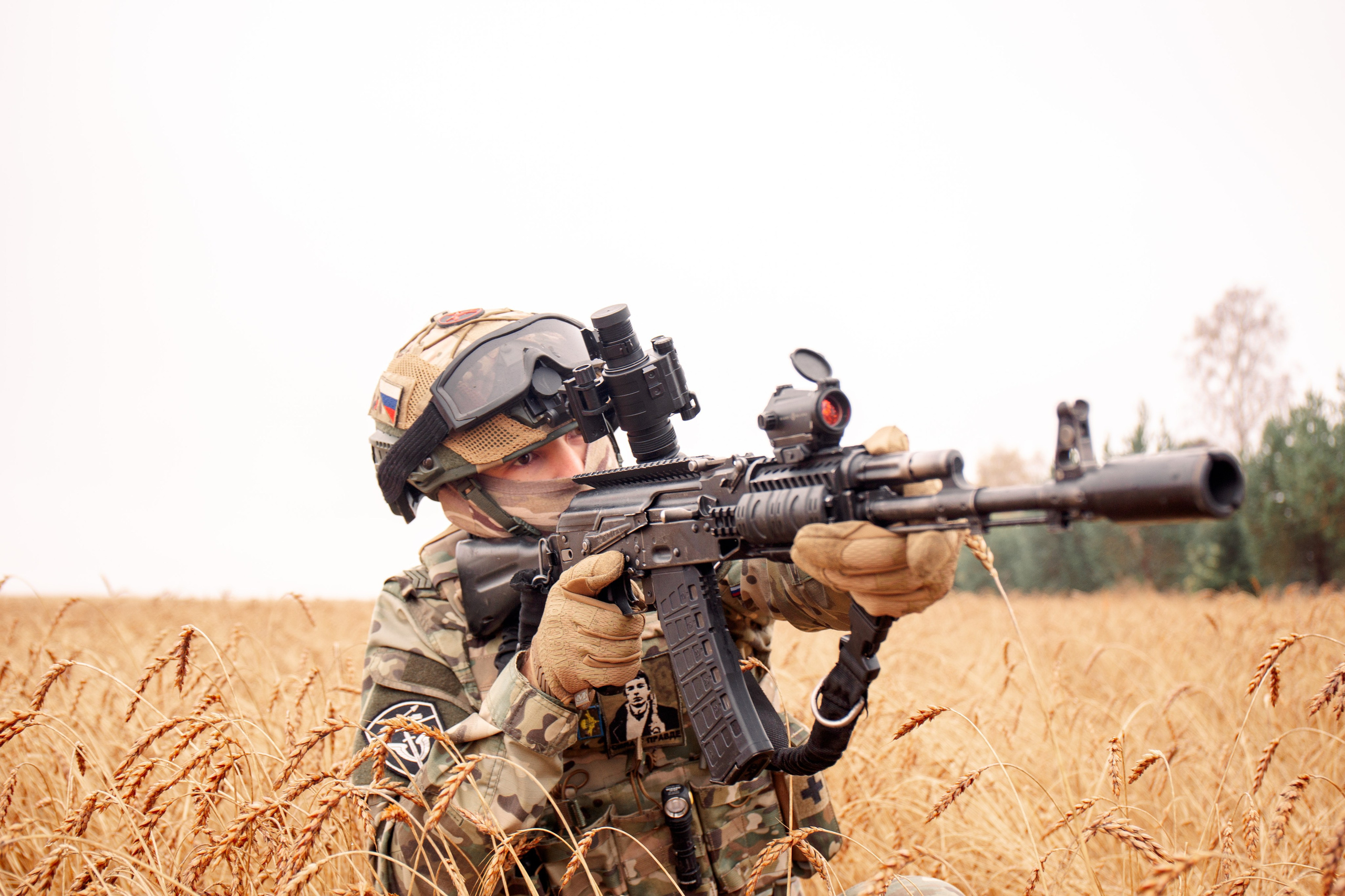 Поле. Для тех, кто не ждёт удачи, а создаёт её. Каждая фотосессия — это твой момент, твой стиль, твой успех. 📸