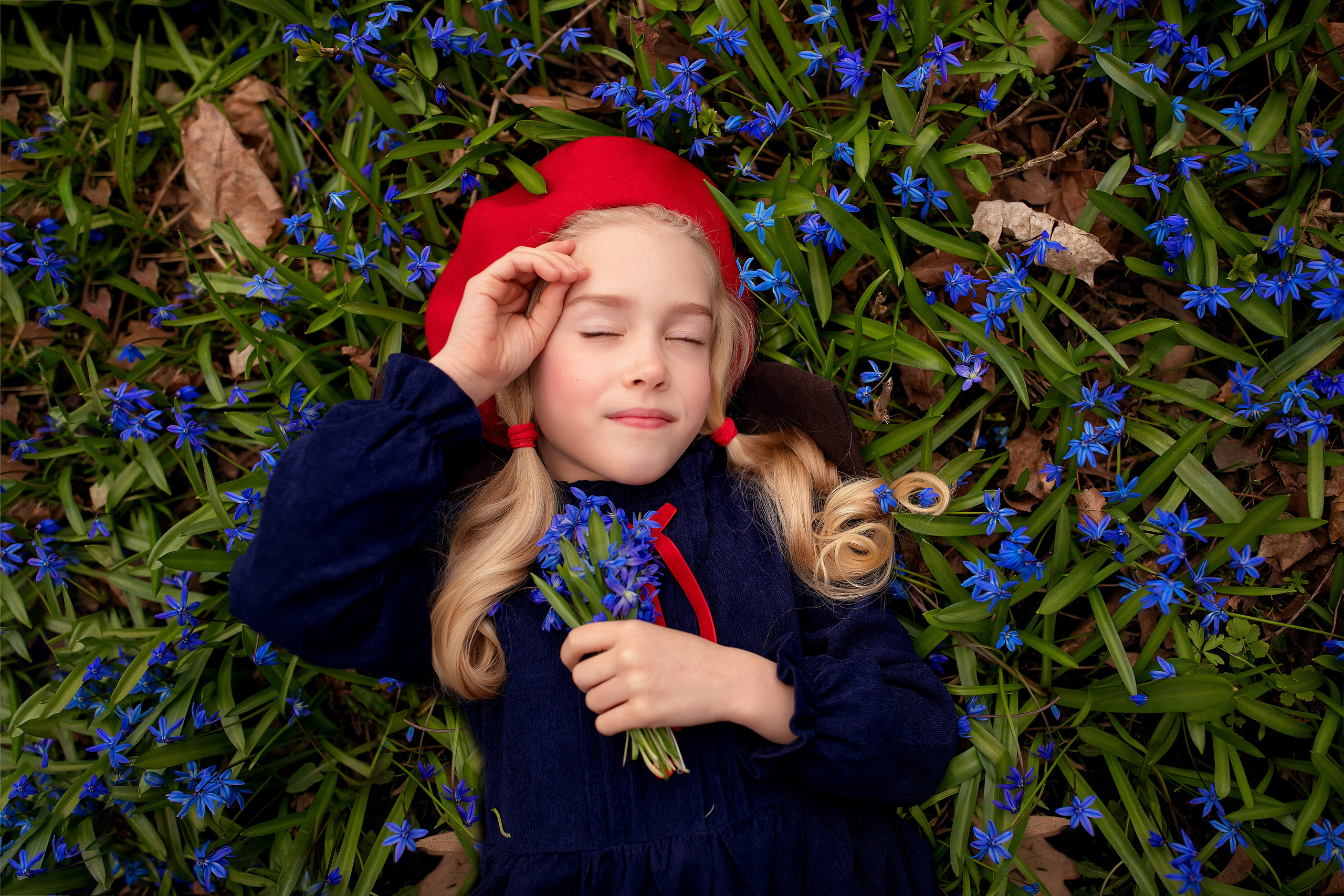 Дианочка с подснежниками. Фотограф на крещение и венчание