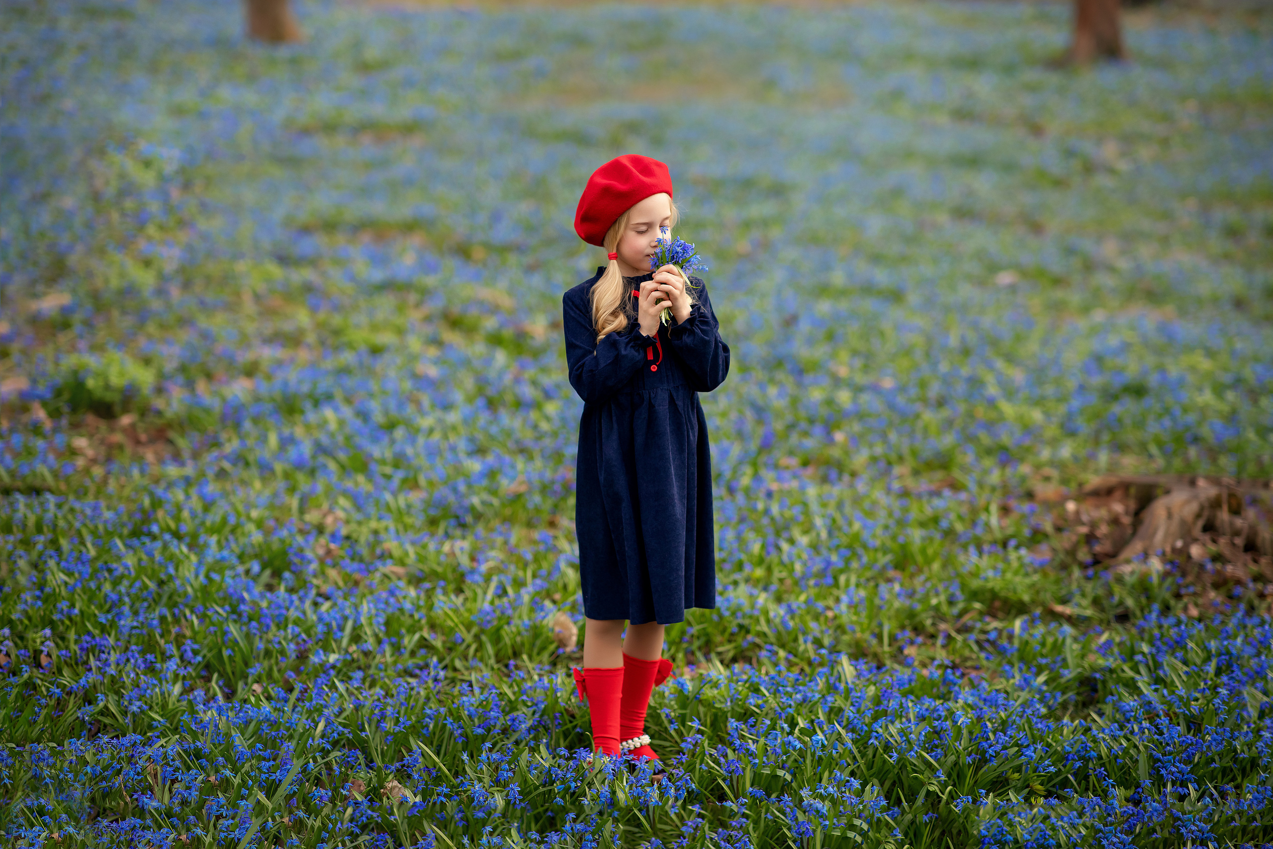 Дианочка с подснежниками. Фотограф на крещение и венчание