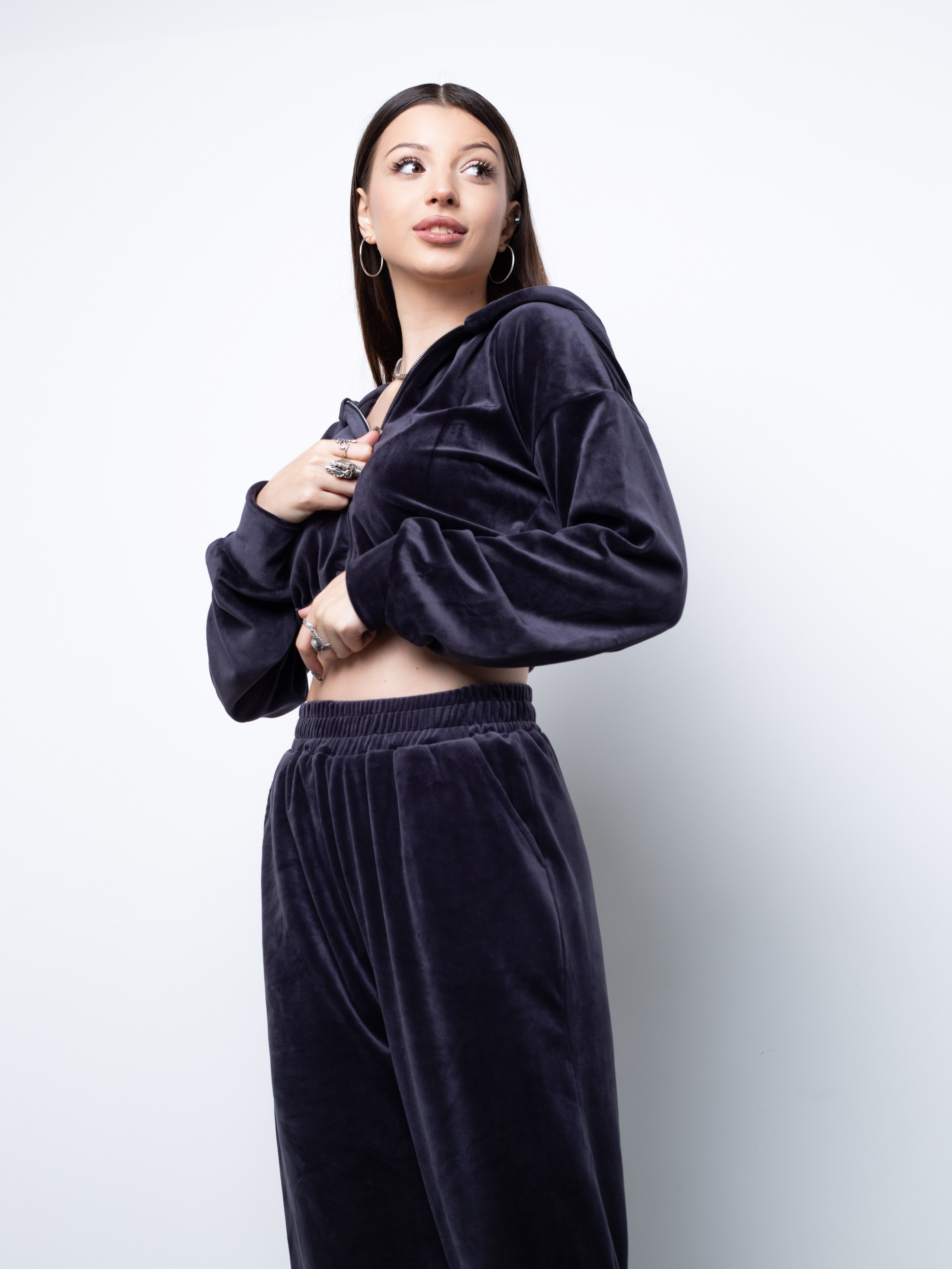 КАТАЛОГ | белый фон. RUNA production — стильные съемки для брендов