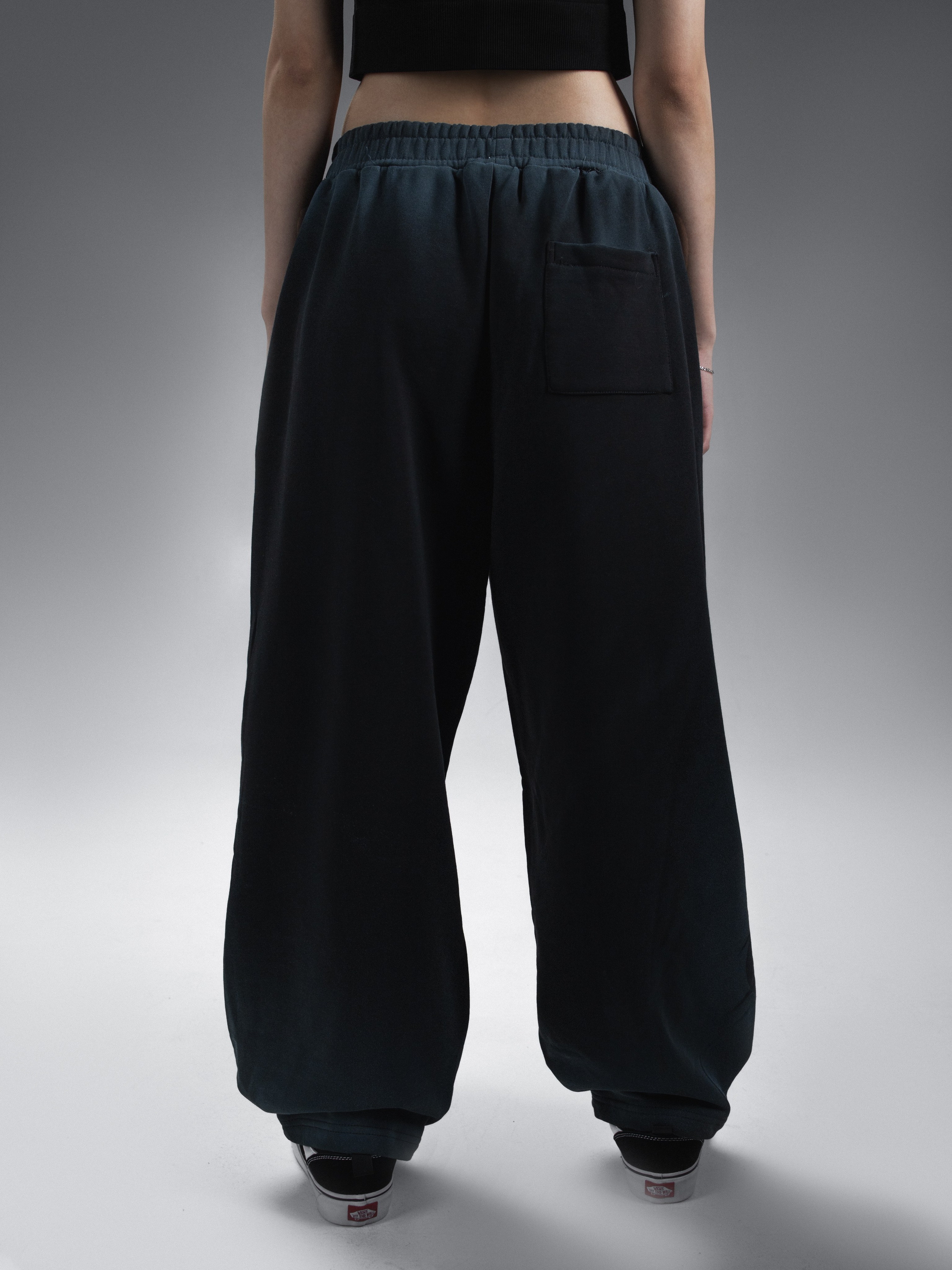 КАТАЛОГ | серый фон. RUNA production — стильные съемки для брендов