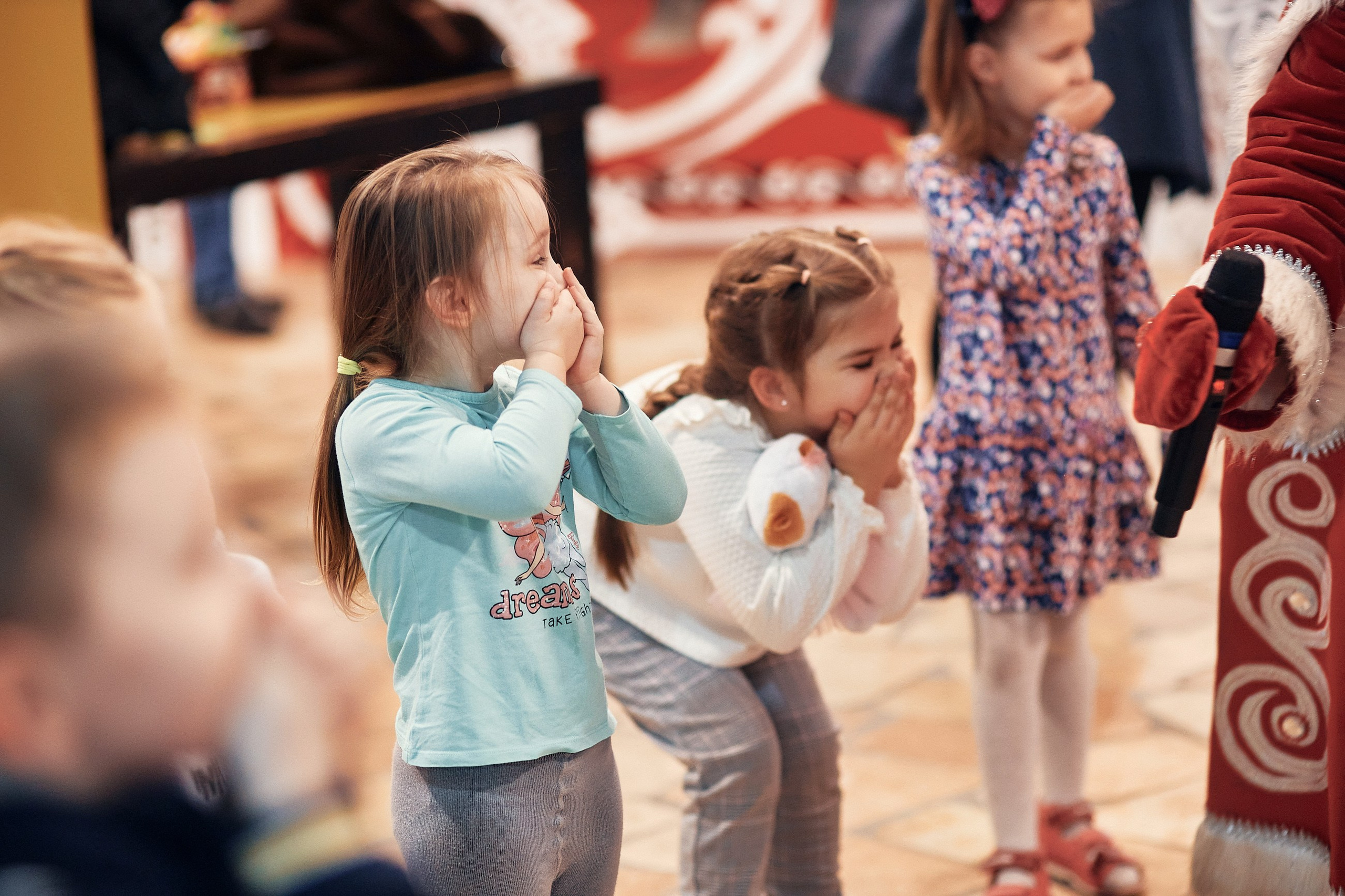 Детский новогодний праздник в ТЦ Июнь. Семейный и репортажной фотограф в Красноярске и Москве Виктор Бабинцев