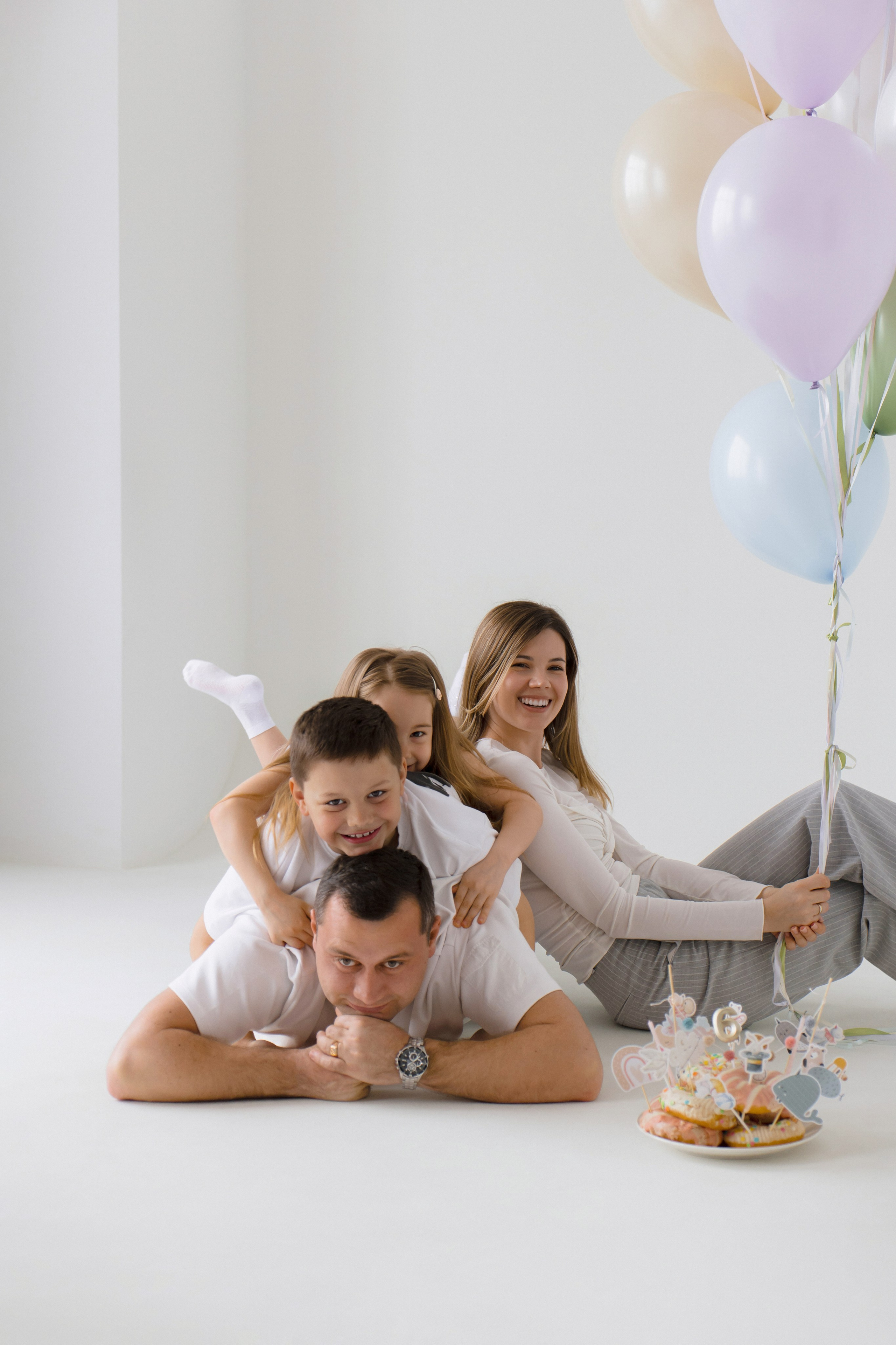 Анатолий, Вероника, Богдан и Полина. Фотограф Олеся Голева