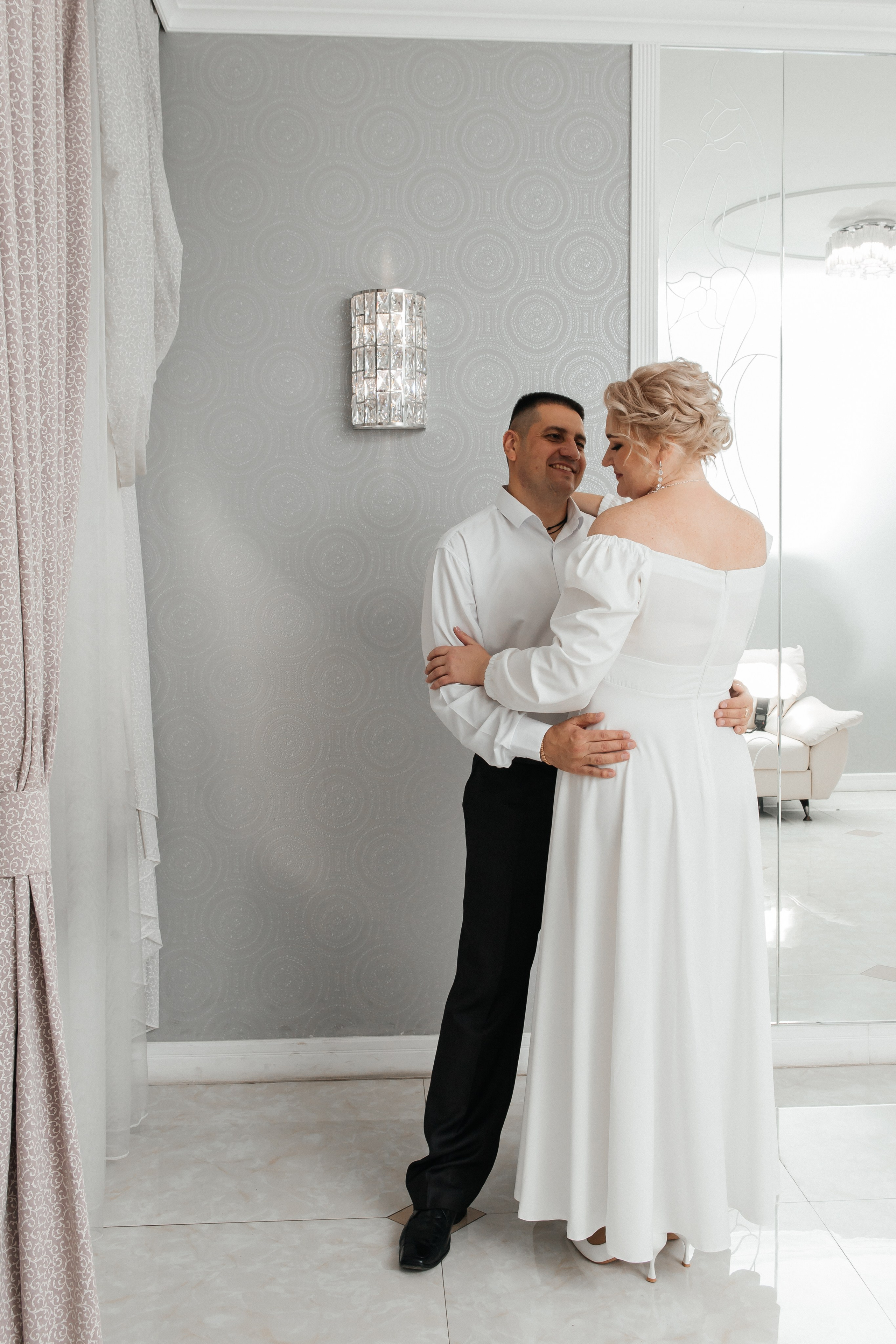 Свадьба, свадебная фотосессия, свадебная фотосъемка Иркутск. Фотограф в Иркутске Анастасия Кись. Студийная фотосессия беременности в тканях Иркутск. Семейная фотосессия, ПОРТРЕТ «ПОКОЛЕНИЕ»