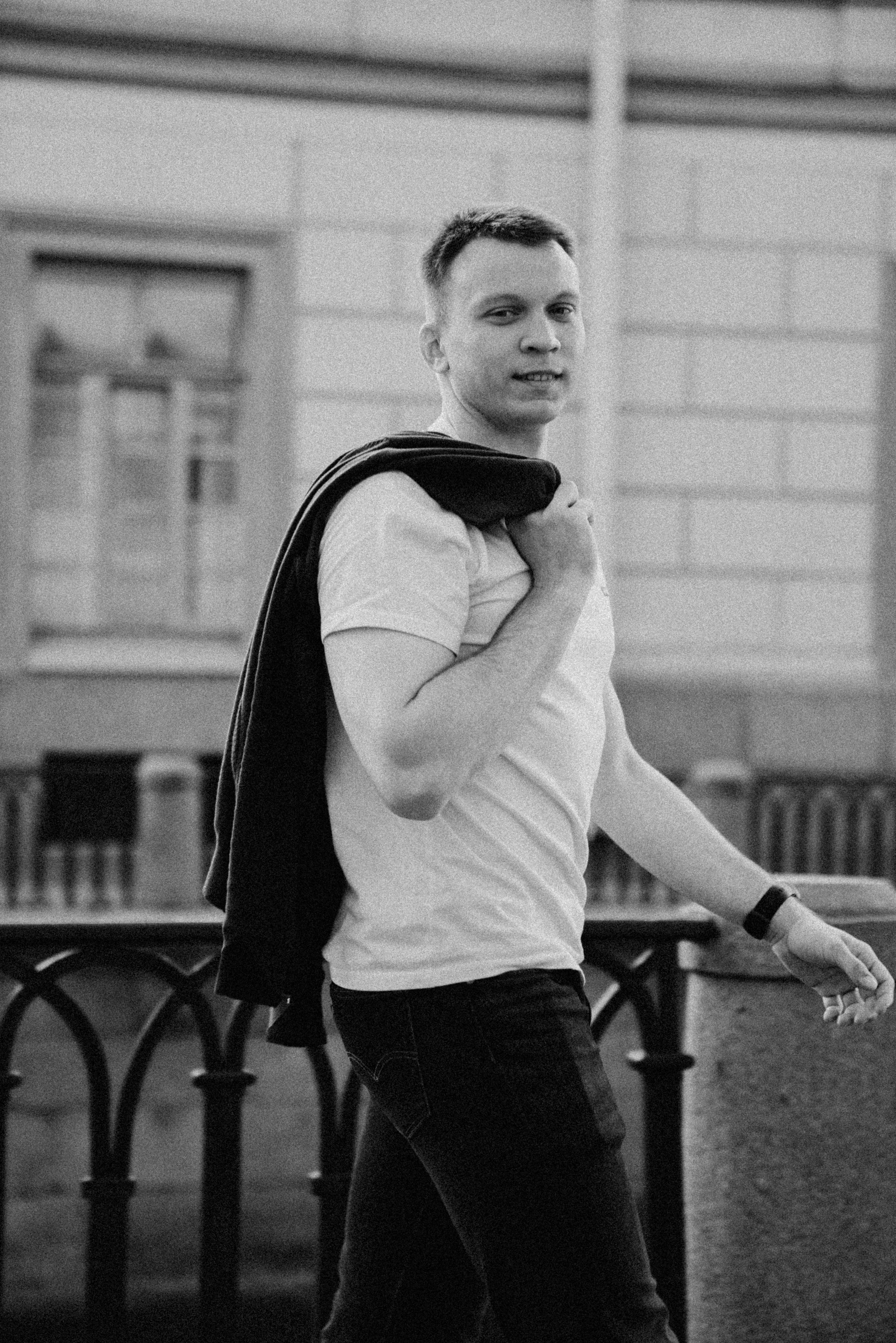 Илья 22.05. Идеальные портреты для соцсетей — Фотограф Ленар