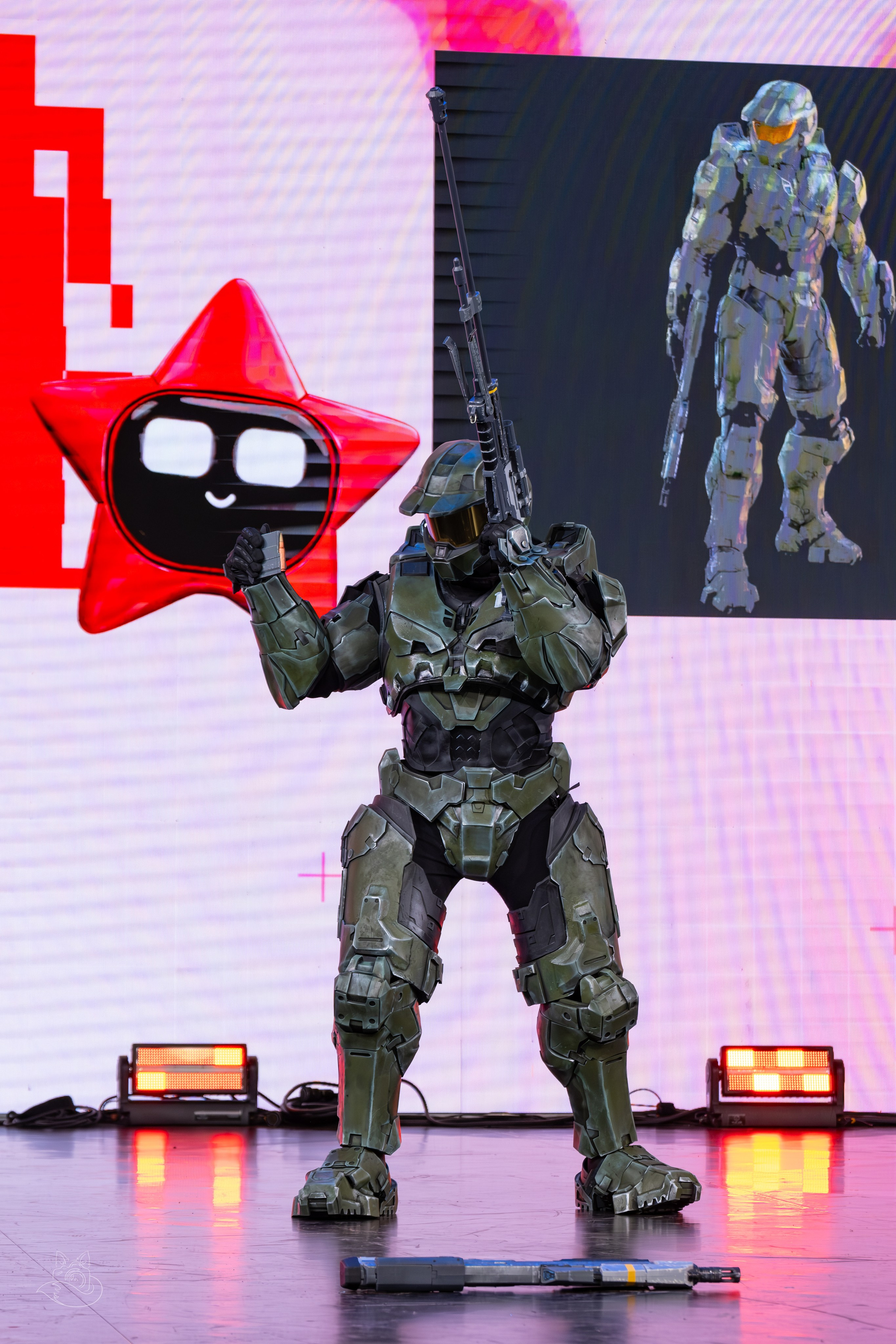 Сцена РЭД ЭКСПО 2024. Косплей фотограф