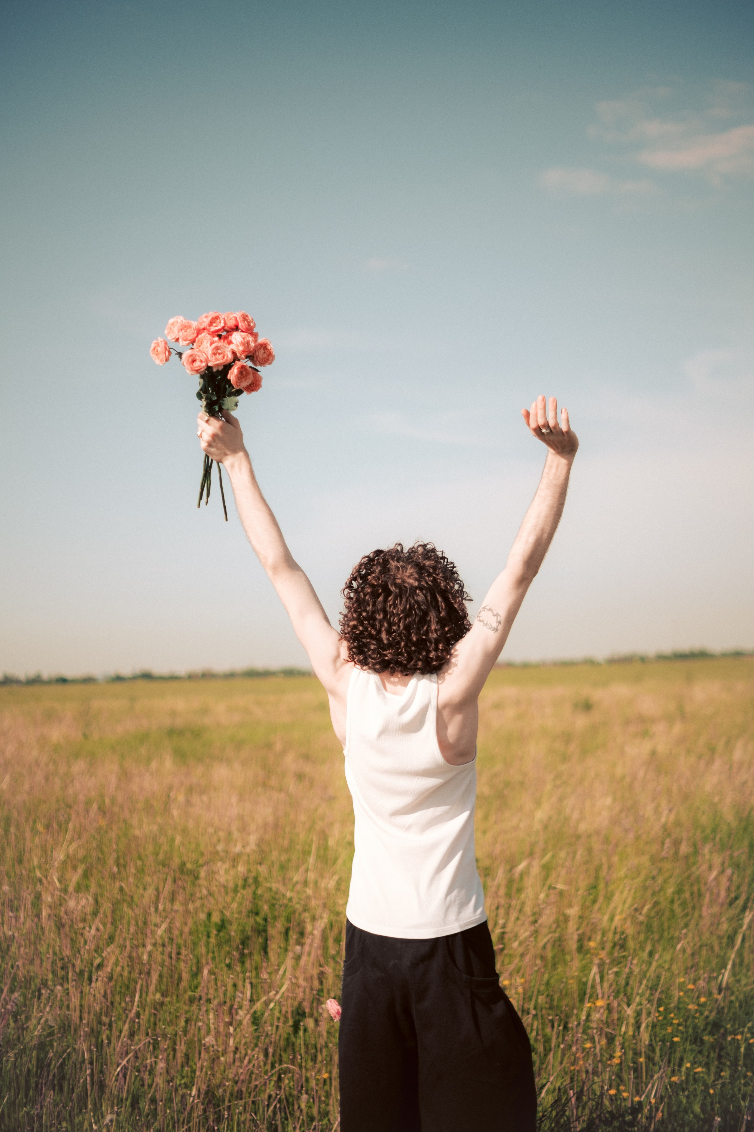 Костя. Съёмка с цветами в поле. Lickord