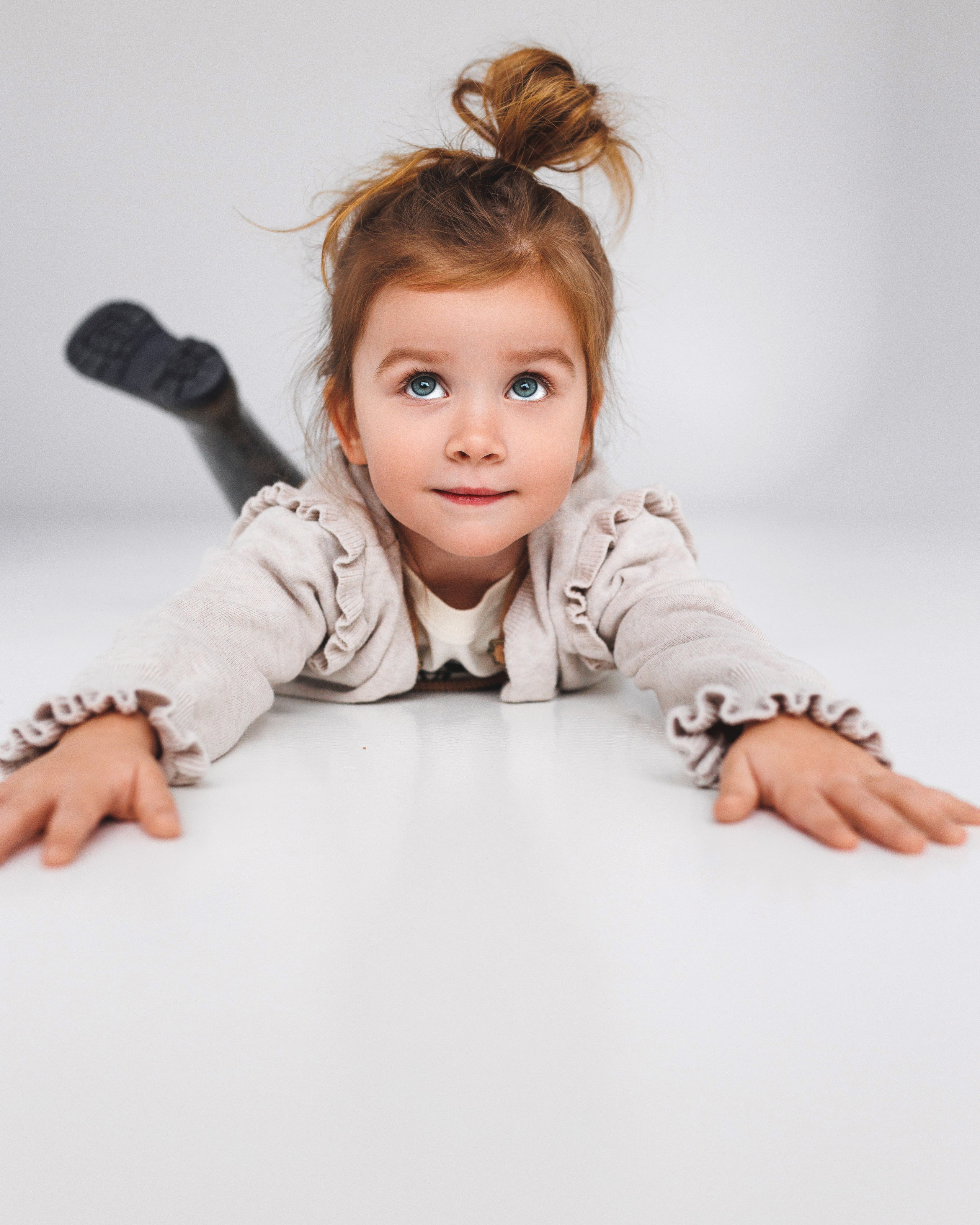 Детская фотосессия. Первая съемка Матильды в студии