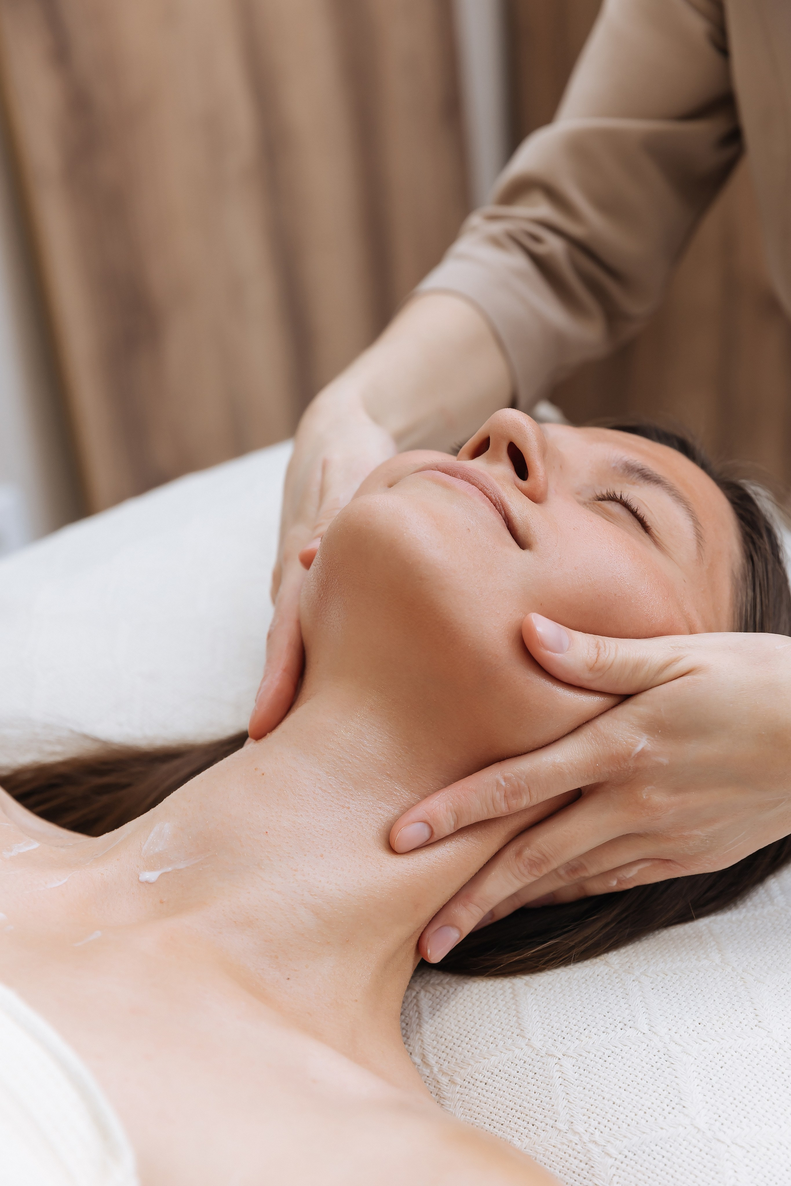 Код Красоты 〡 массаж • косметология. Мозжерина Ирина — Свадебный и семейный фотограф в Екатеринбурге