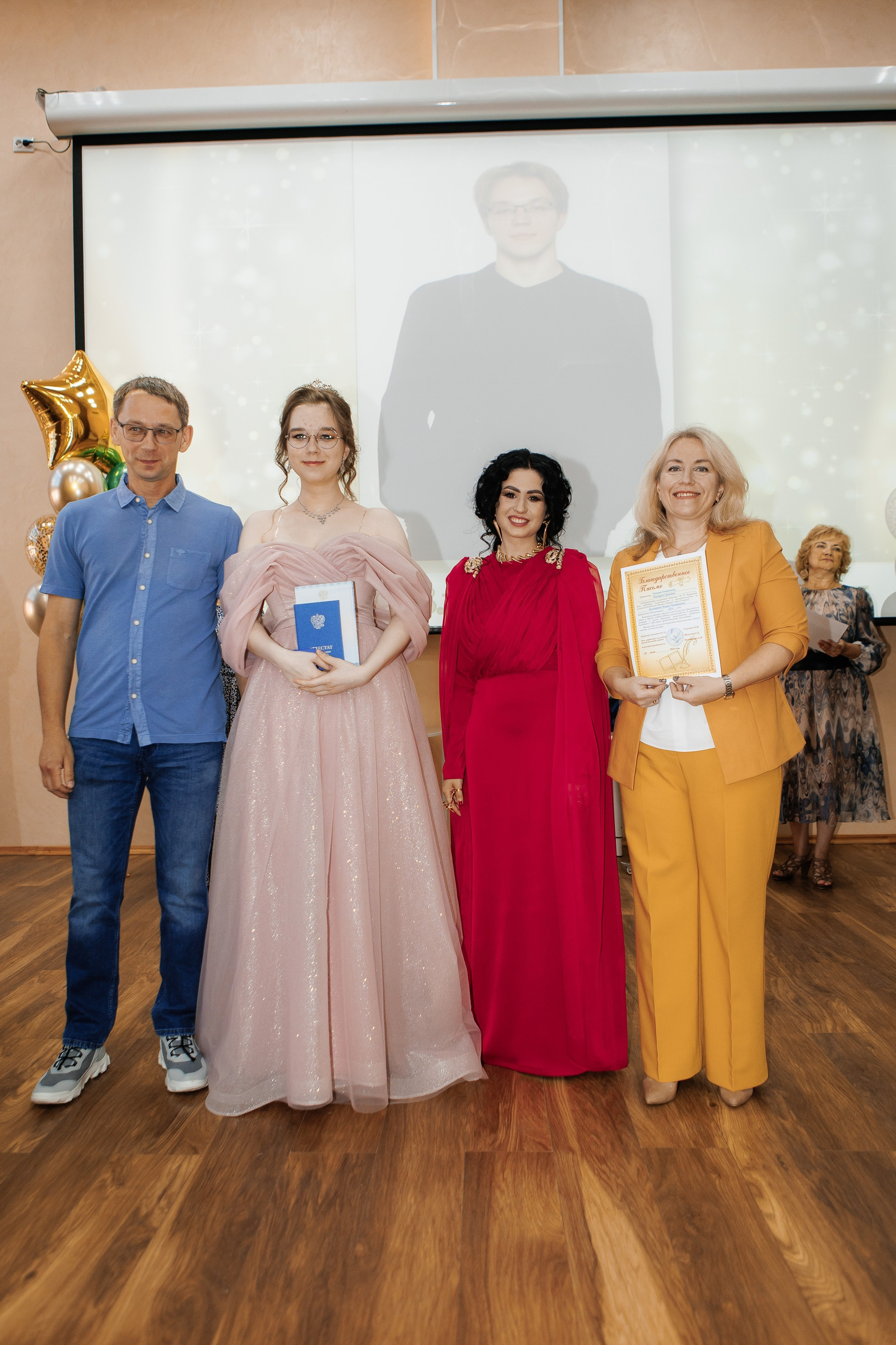 Выпускной Гимназия 12 2024 г. Свадебный и портретный Фотограф в Липецке Дмитрий Котюков