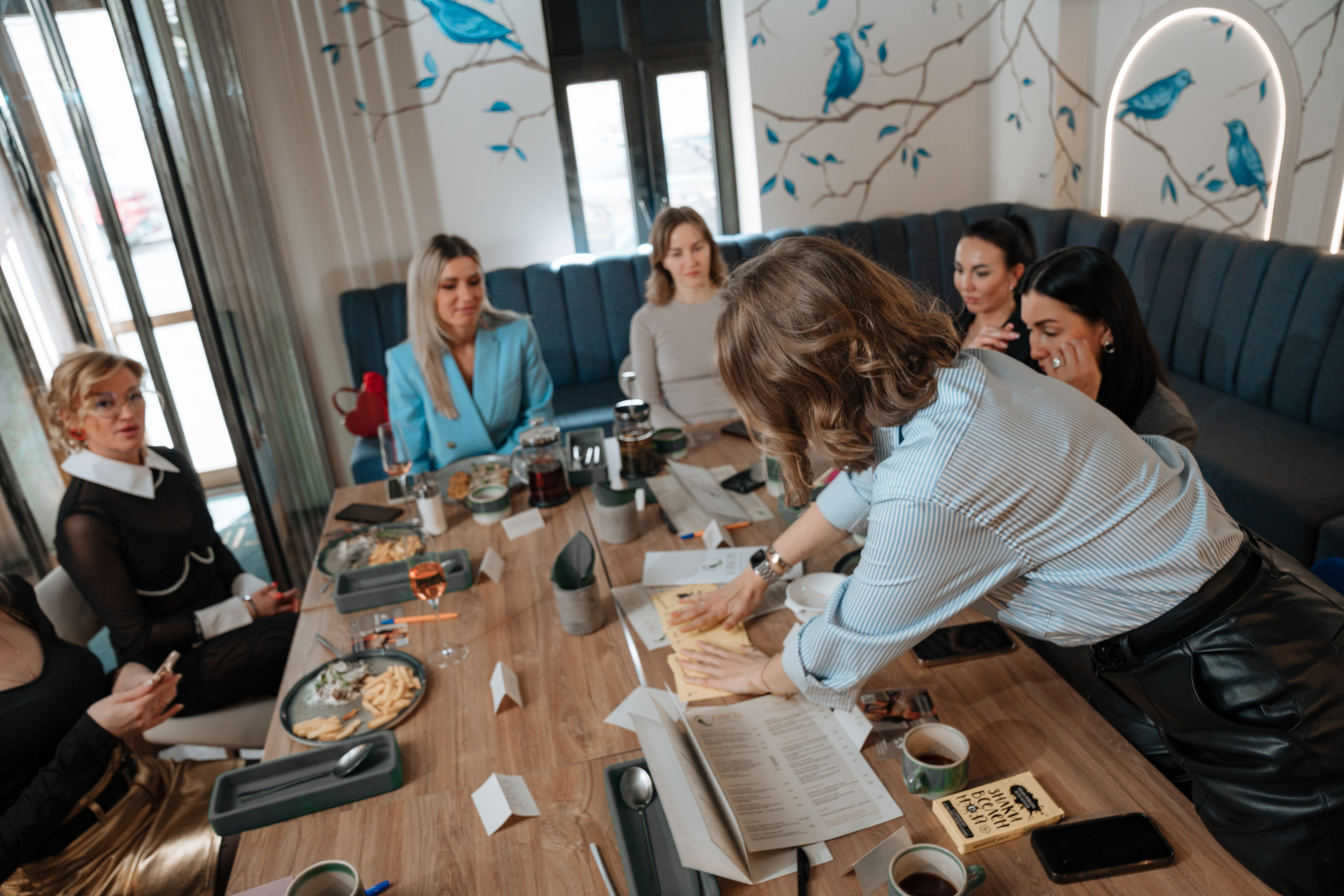 Мафия. Бар FINCH. ЖЕНСКИЙ КЛУБ LAXMI. Портретный фотограф в Санкт-Петербурге Дмитриева Наталия