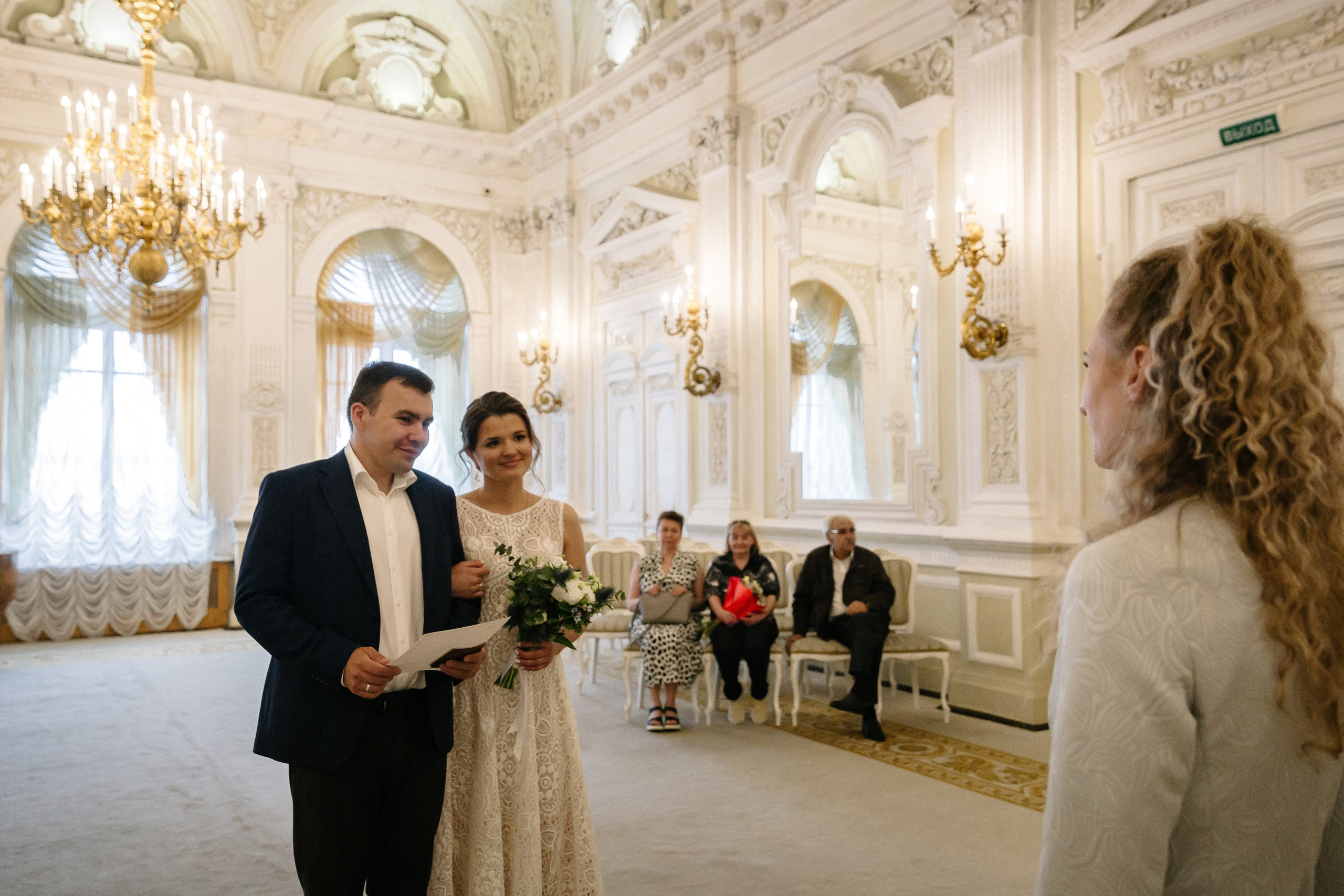 ДВОРЕЦ № 1 | Июль, Исаакиевская площадь. Свадебный фотограф в Санкт-Петербурге Полина Корзухина