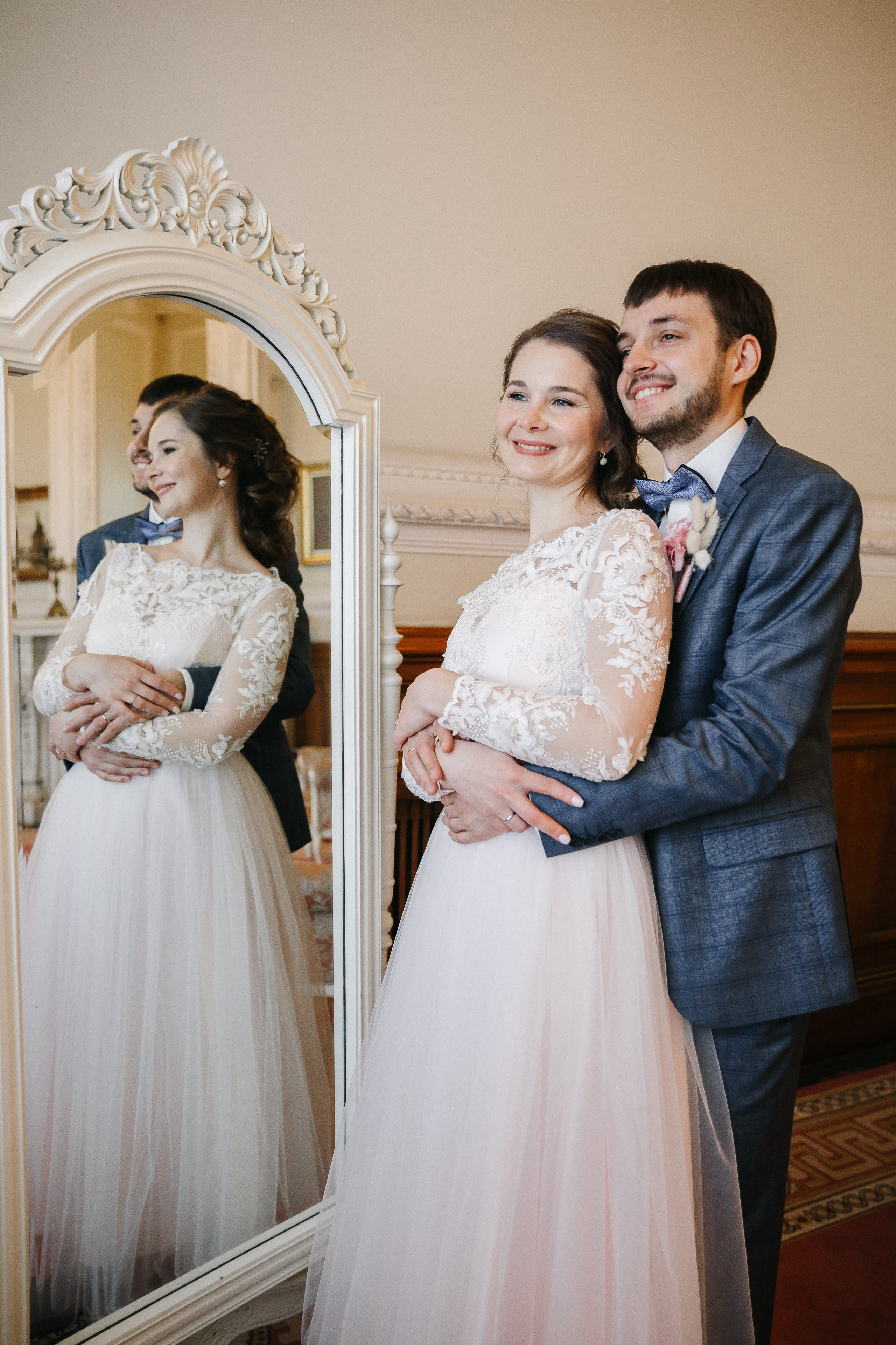 МАЙ | Дворец № 1, Атланты, Эрмитажный дворик. Свадебный фотограф в Санкт-Петербурге Полина Корзухина