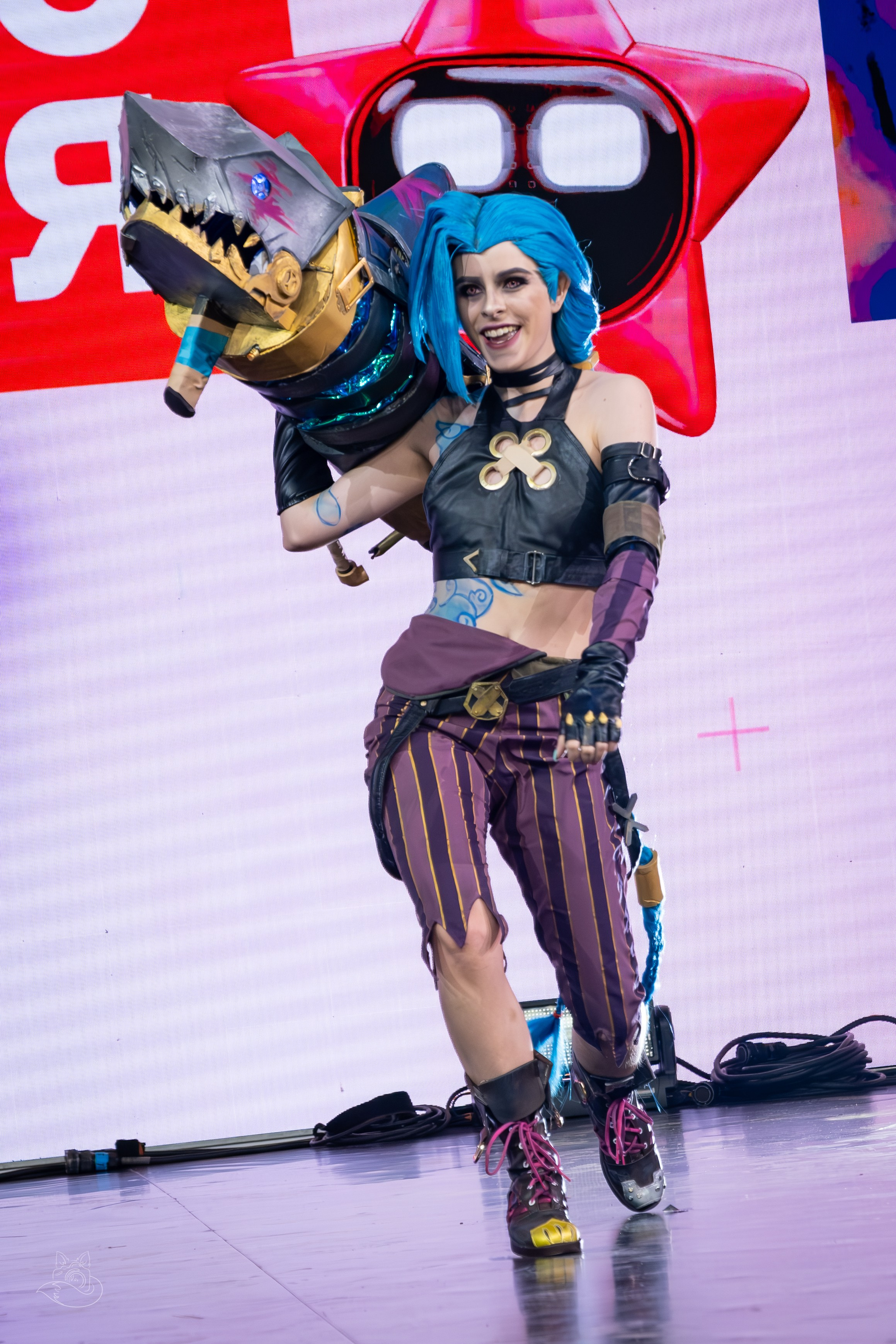 Сцена РЭД ЭКСПО 2024. Косплей фотограф