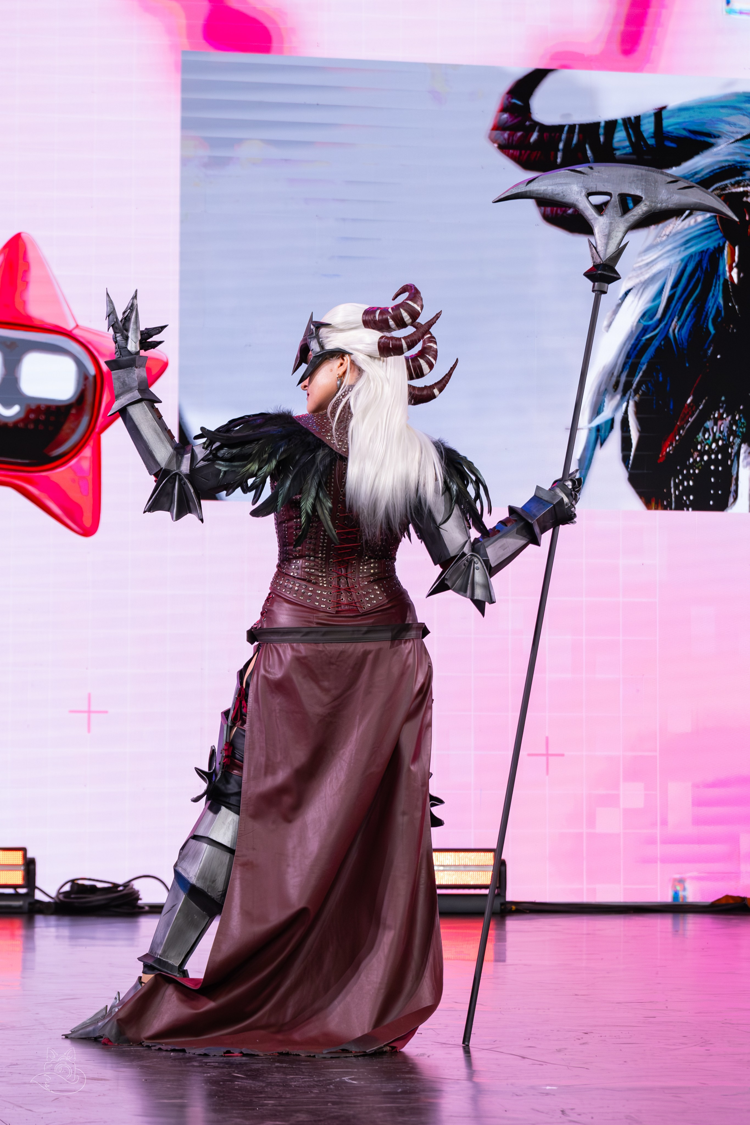 Сцена РЭД ЭКСПО 2024. Косплей фотограф