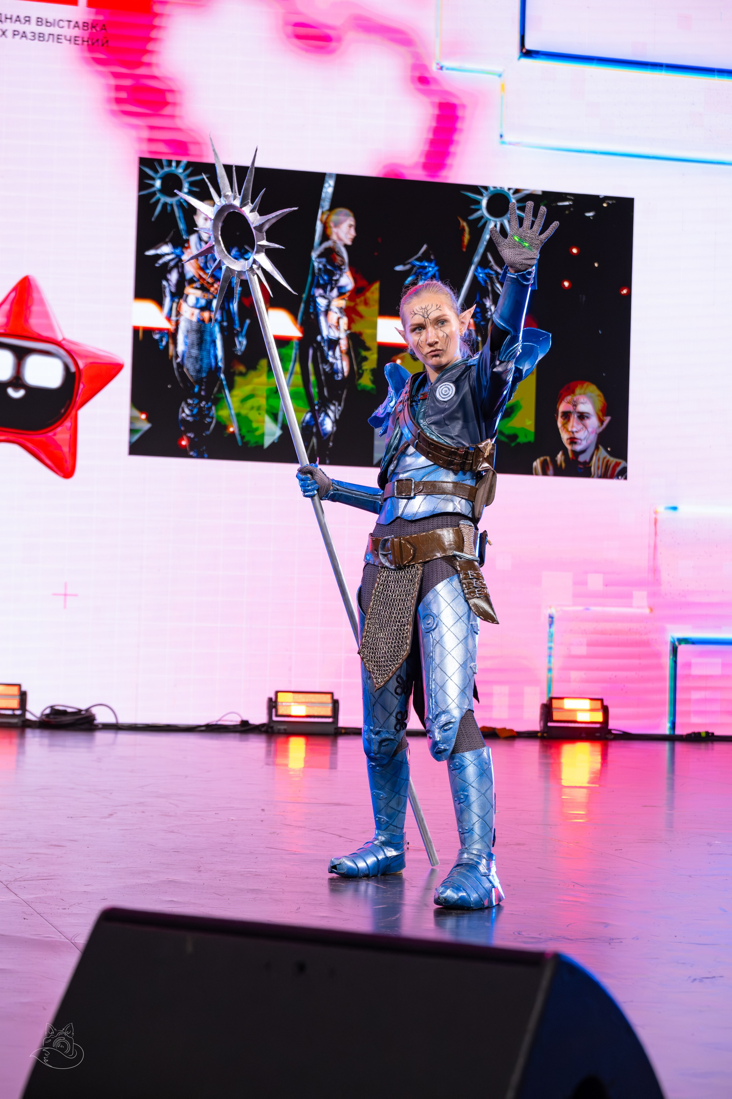 Сцена РЭД ЭКСПО 2024. Косплей фотограф