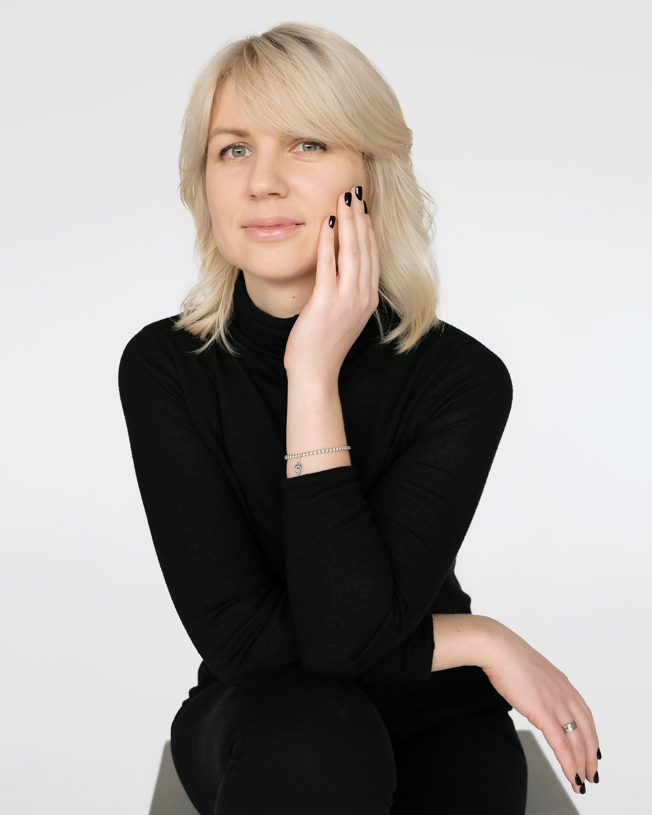 Юля. Елена Симонова