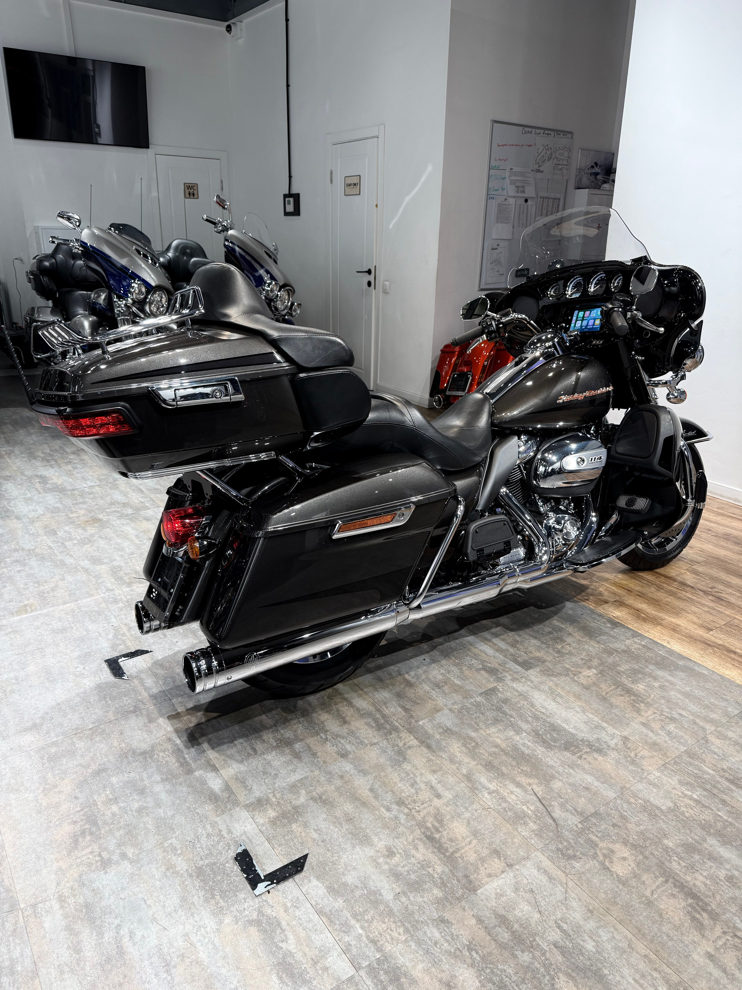 114 Electra Glide Limited (KessTech). Hello Davidson, Москва. Только хорошие мотоциклы…