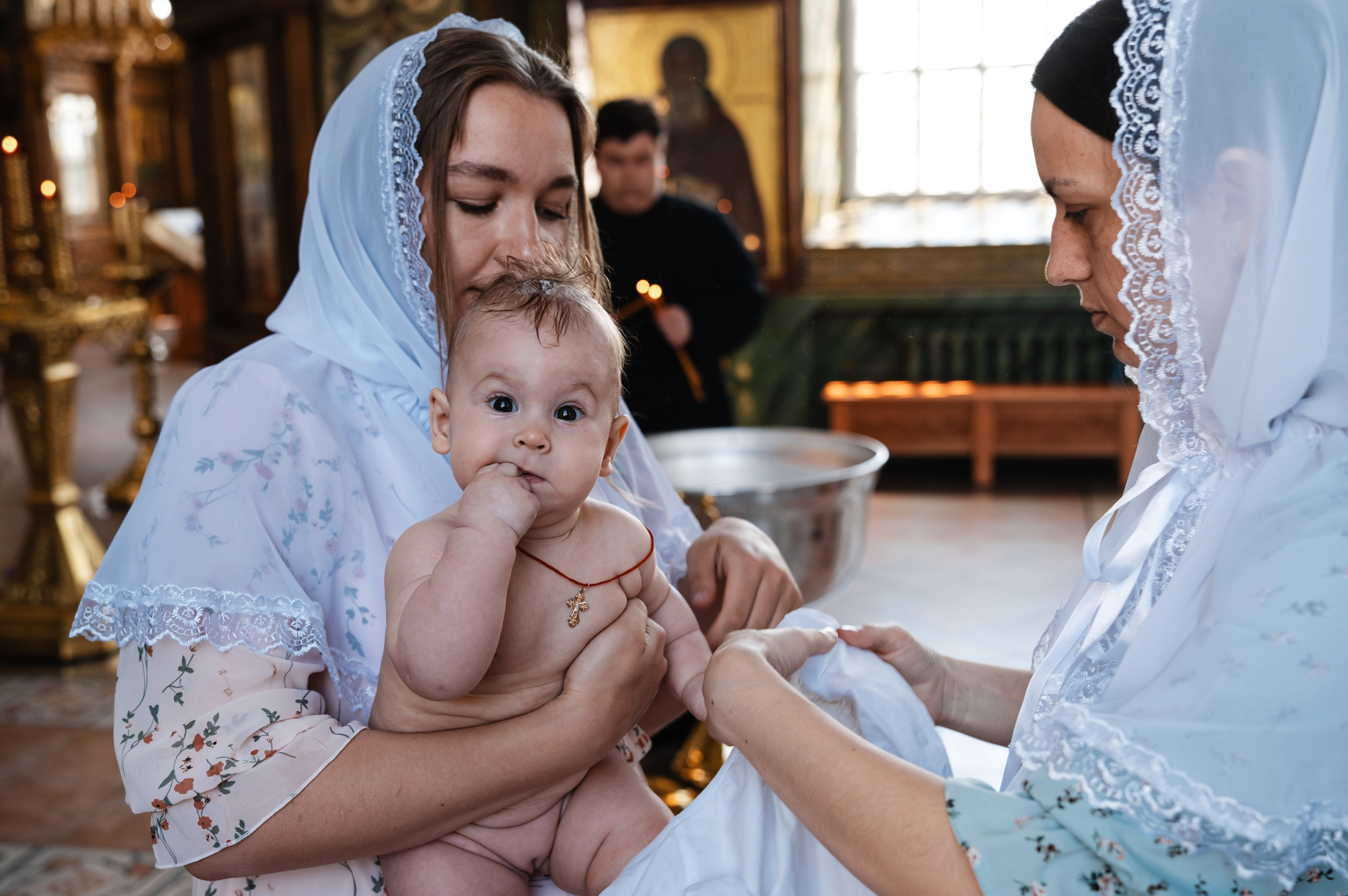 Таинство Крещения Дарьи (Храм Преполовения Пятидесятницы). Фотограф Ярута Оксана / Ростов-на-Дону