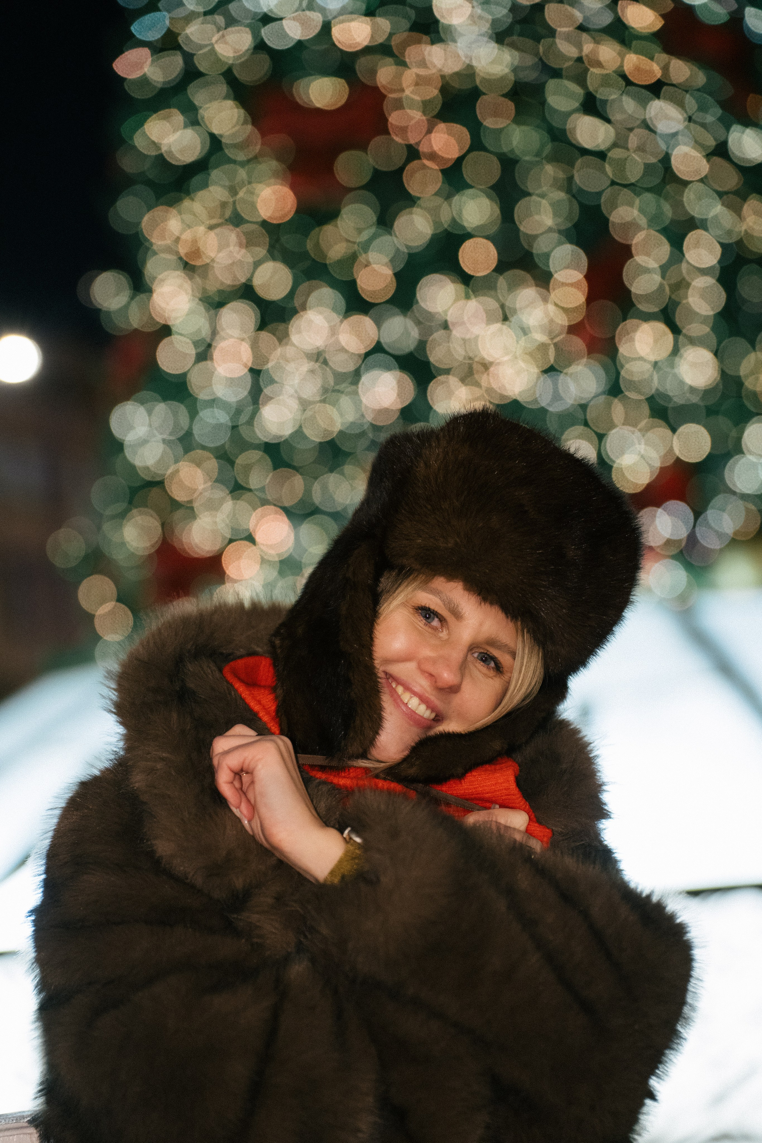 ПРОГУЛКА НА МАНЕЖНОЙ ПЛОЩАДИ ДЛЯ ДЕВУШКИ ПЕРЕД НОВЫМ ГОДОМ (НОВОГОДНЯЯ ФОТОСЕССИИЯ НА МАНЕЖНОЙ ПЛОЩАДИ). Профессиональный фотограф, Санкт-Петербург — Виктория Богомолова