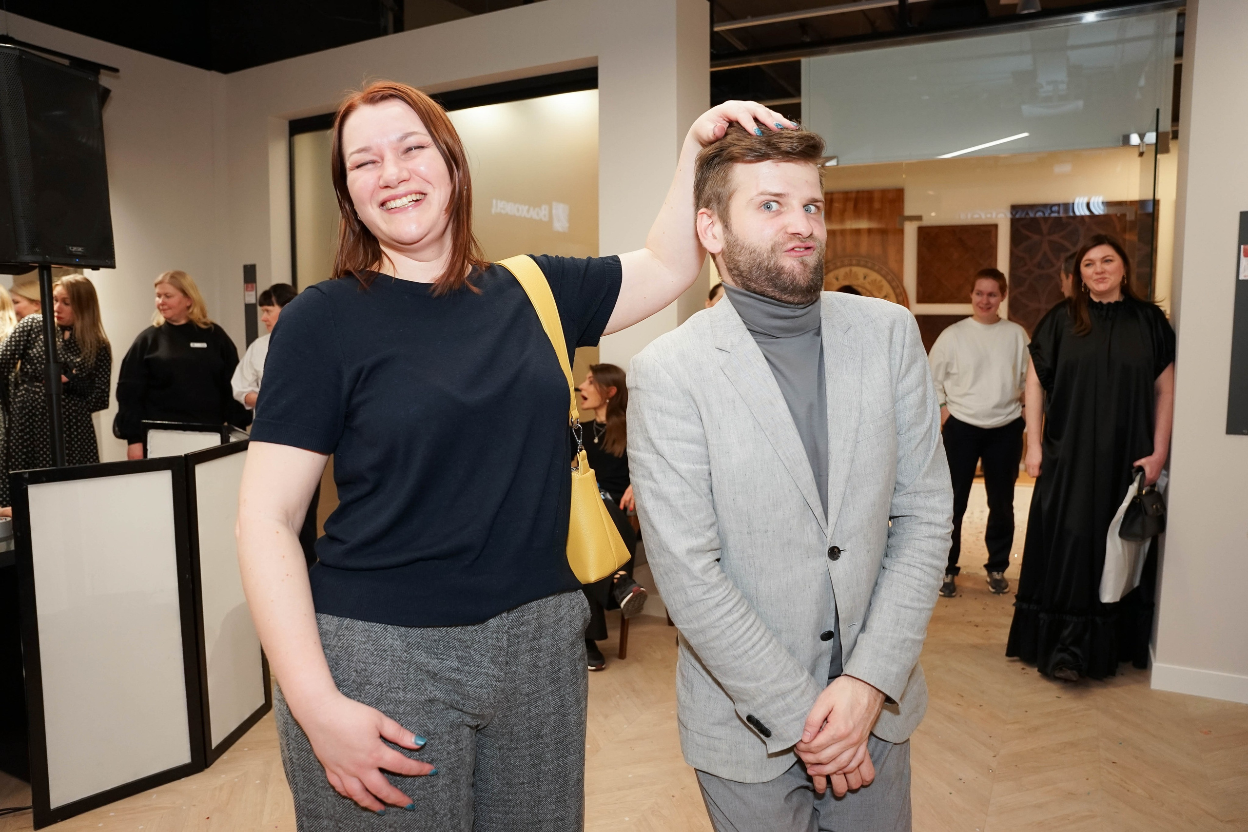 Репортажная съемка в салоне дверей