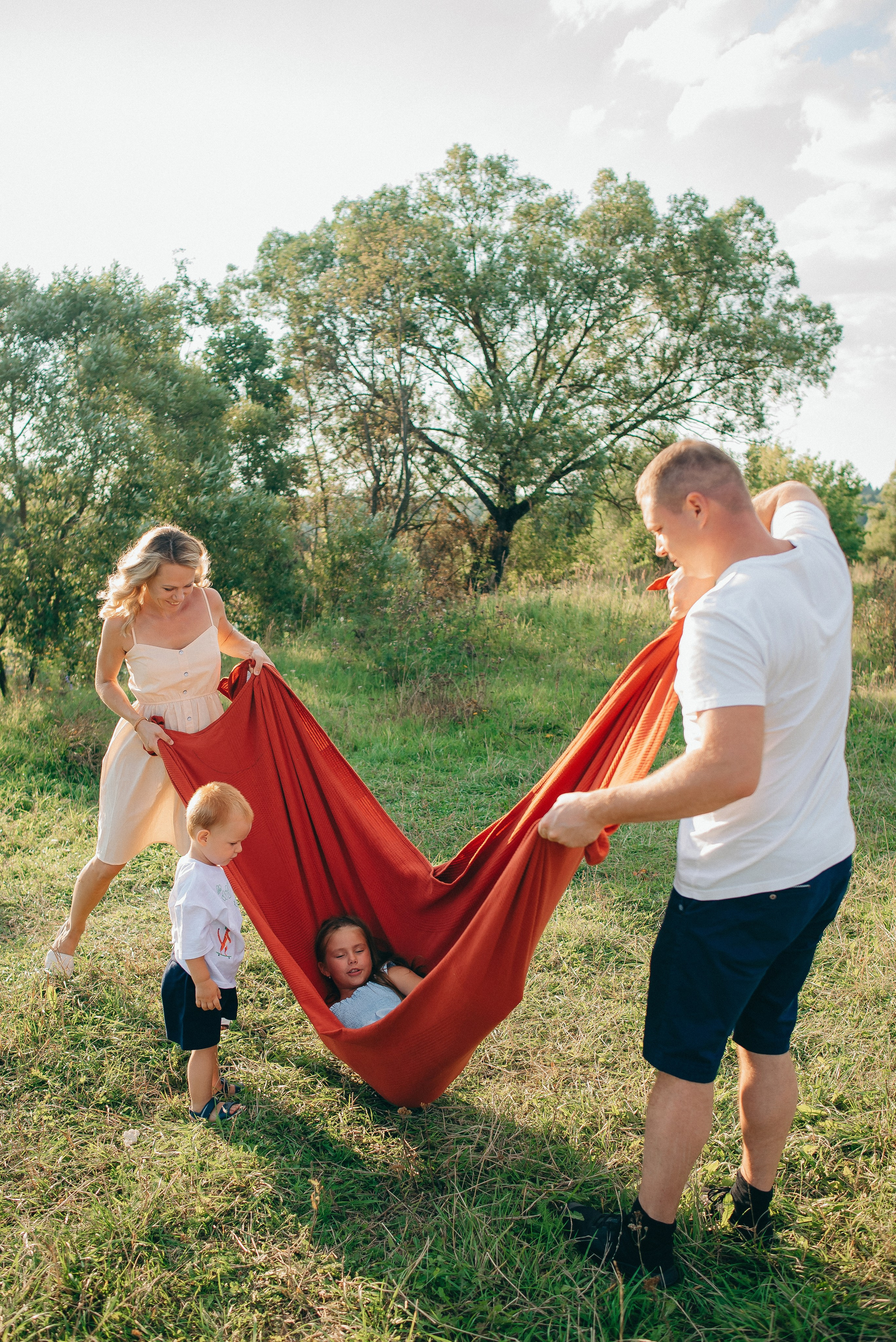 Семейная фотосессия на природе. Семейный и детский фотограф в Обнинске, Калуге, Москве