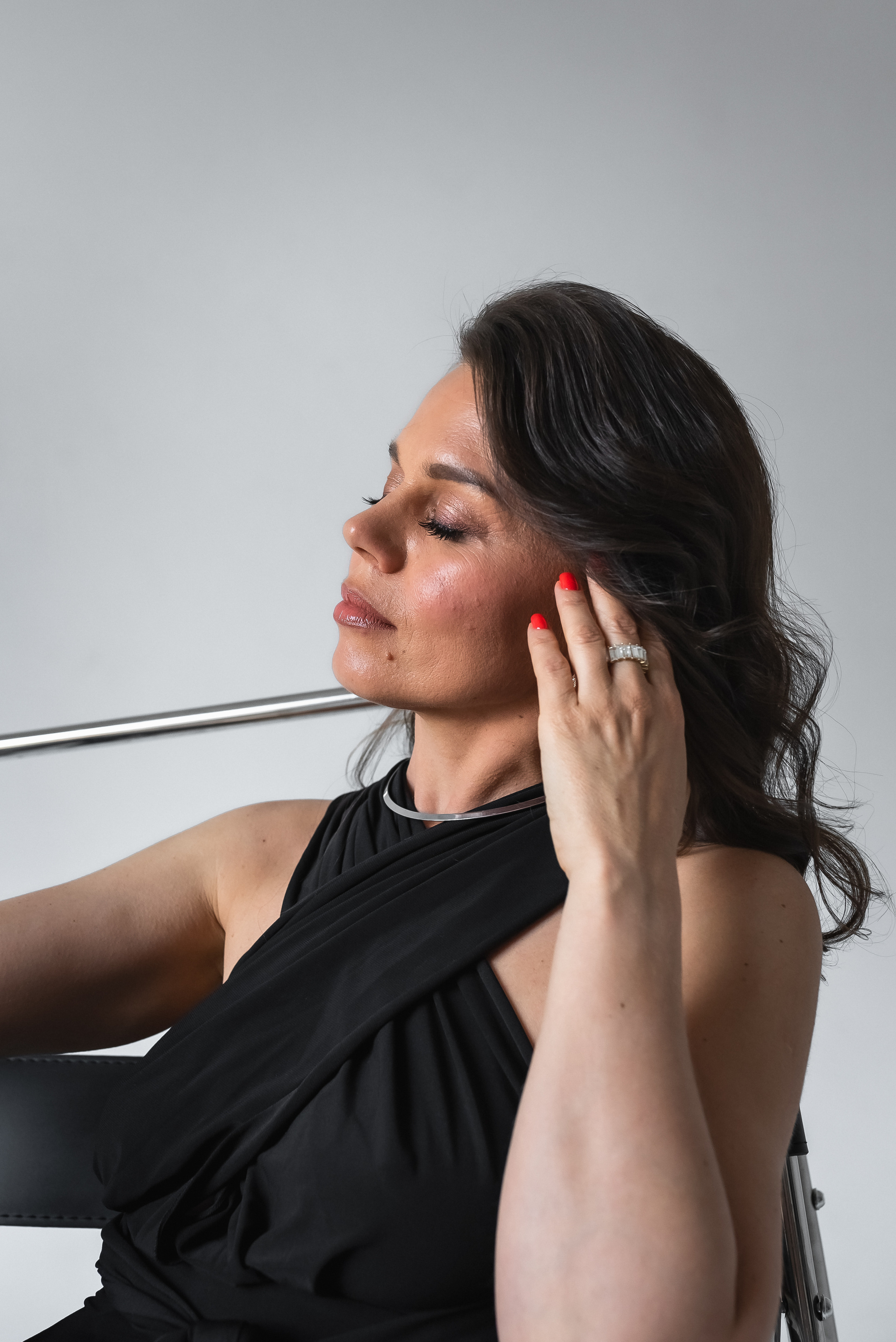 Женский портрет на циклораме. КОНТЕНТ |БРЕНД фотограф Санкт-Петербург — Жанна Олтаржевская