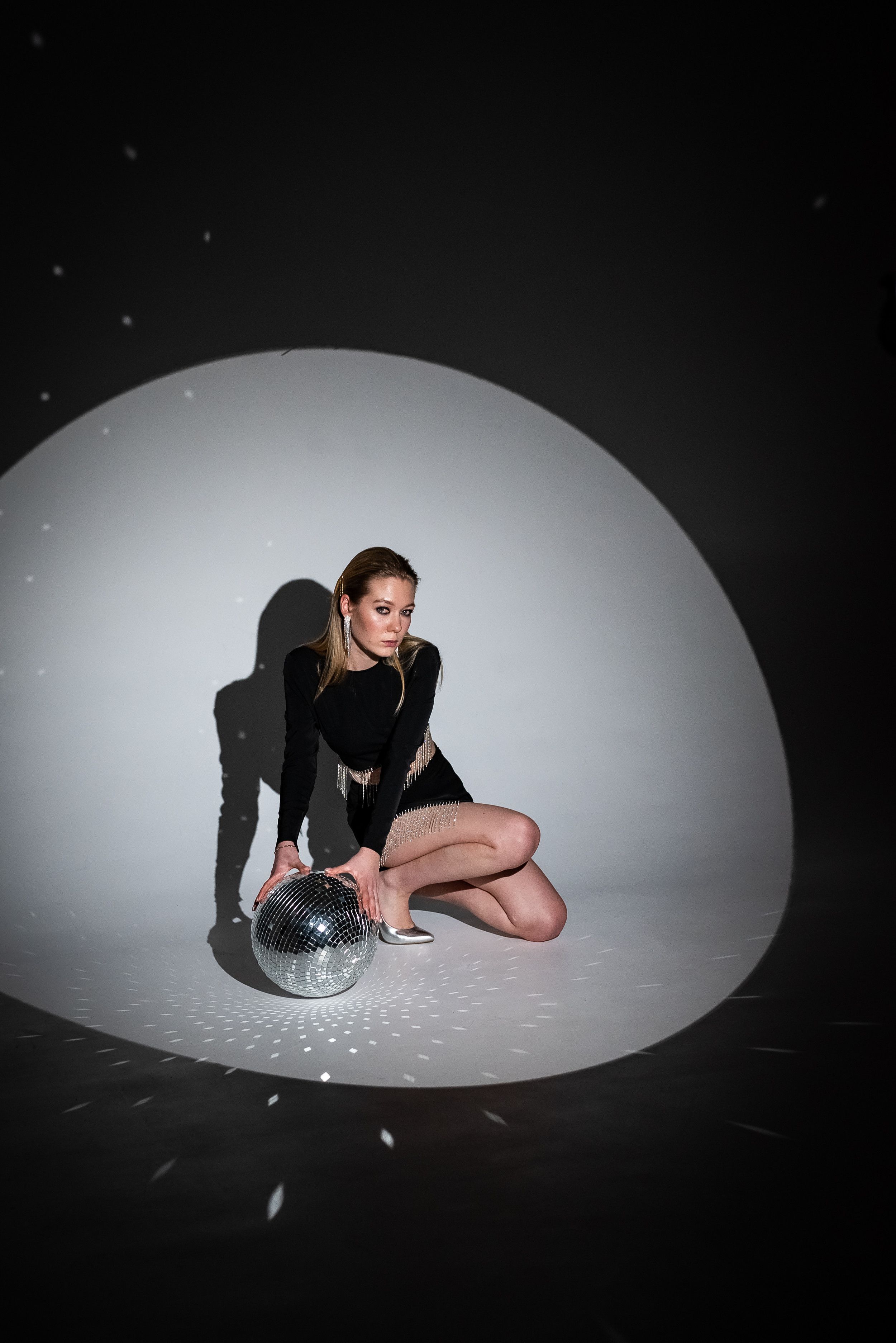 Фотосессия с масками ГОБО и зеркальным диско шаром. КОНТЕНТ |БРЕНД фотограф Санкт-Петербург — Жанна Олтаржевская