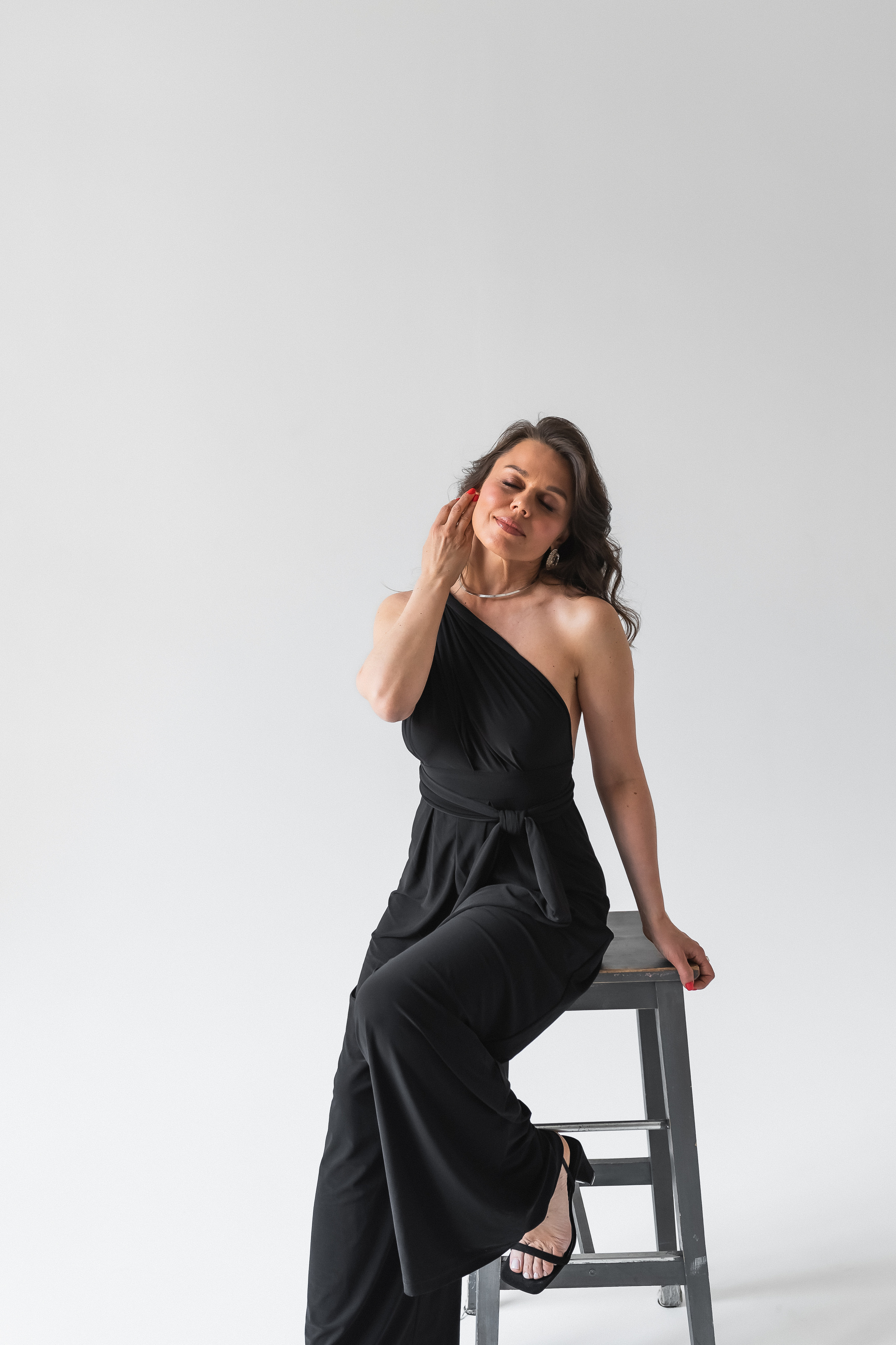 Женский портрет на циклораме. КОНТЕНТ |БРЕНД фотограф Санкт-Петербург — Жанна Олтаржевская