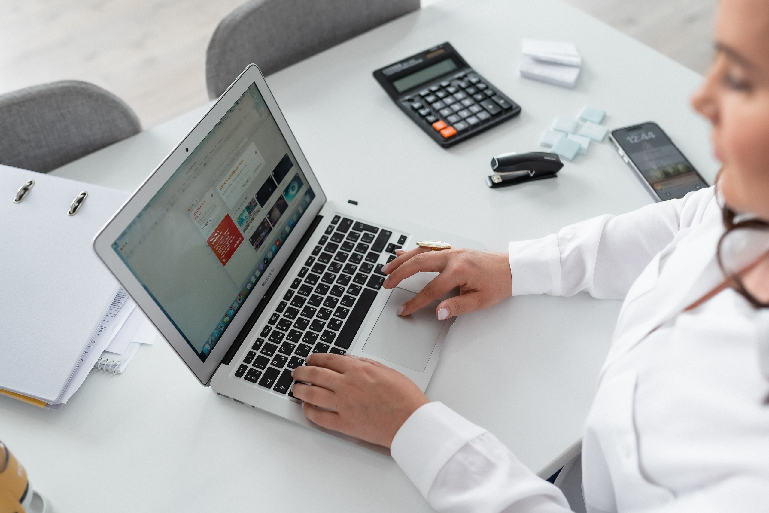 Бизнес портрет для руководителя. КОНТЕНТ |БРЕНД фотограф Санкт-Петербург — Жанна Олтаржевская