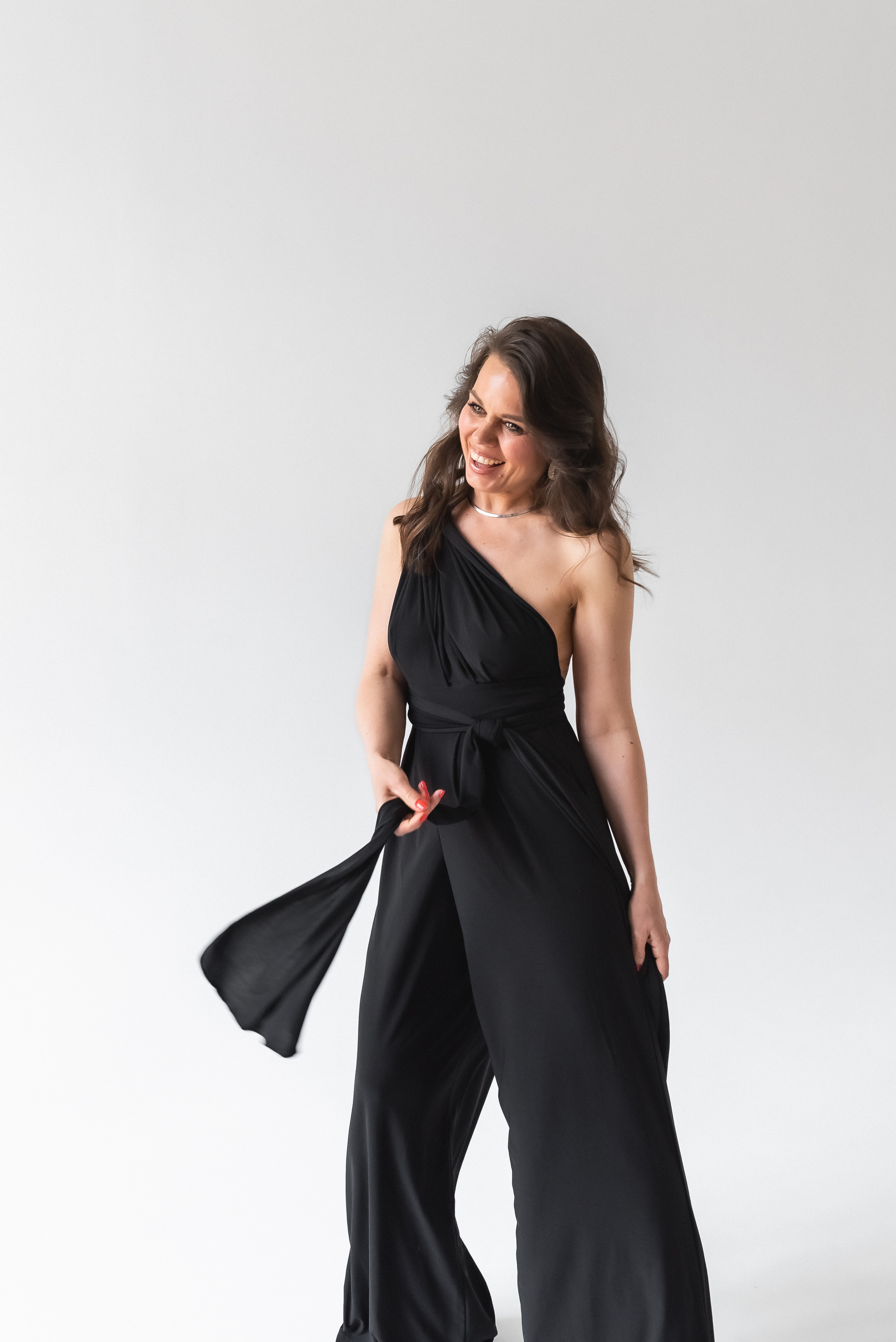 Женский портрет на циклораме. КОНТЕНТ |БРЕНД фотограф Санкт-Петербург — Жанна Олтаржевская