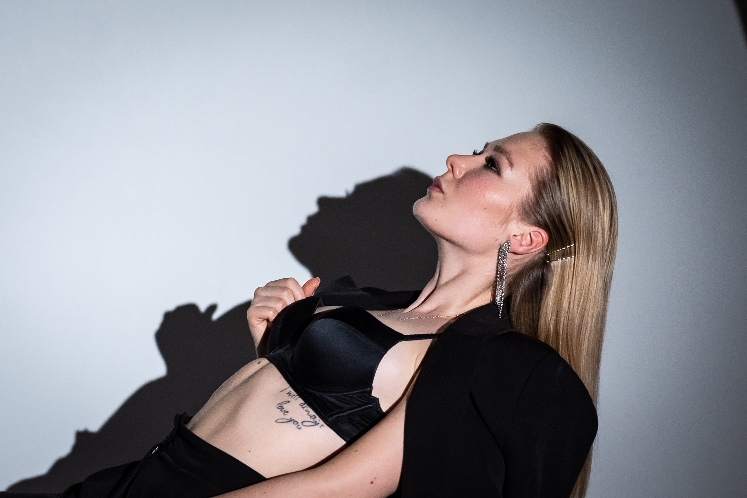 Фотосессия с масками ГОБО и зеркальным диско шаром. КОНТЕНТ |БРЕНД фотограф Санкт-Петербург — Жанна Олтаржевская