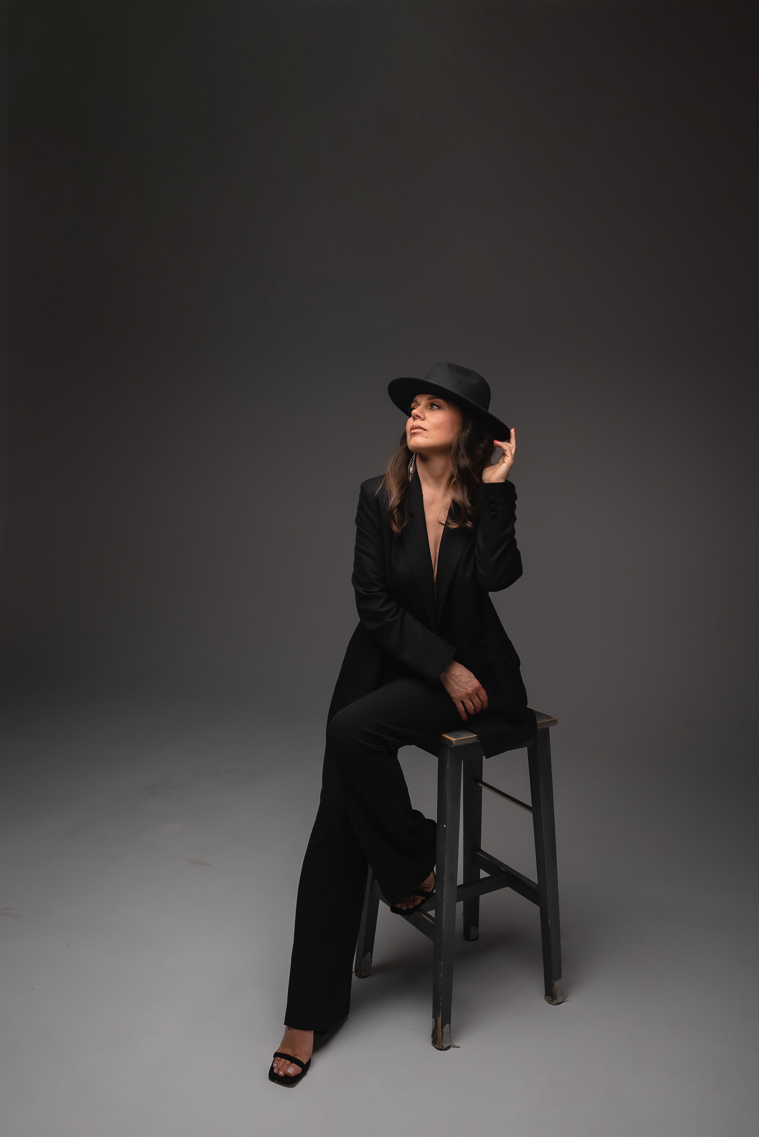 Женский портрет на циклораме. КОНТЕНТ |БРЕНД фотограф Санкт-Петербург — Жанна Олтаржевская