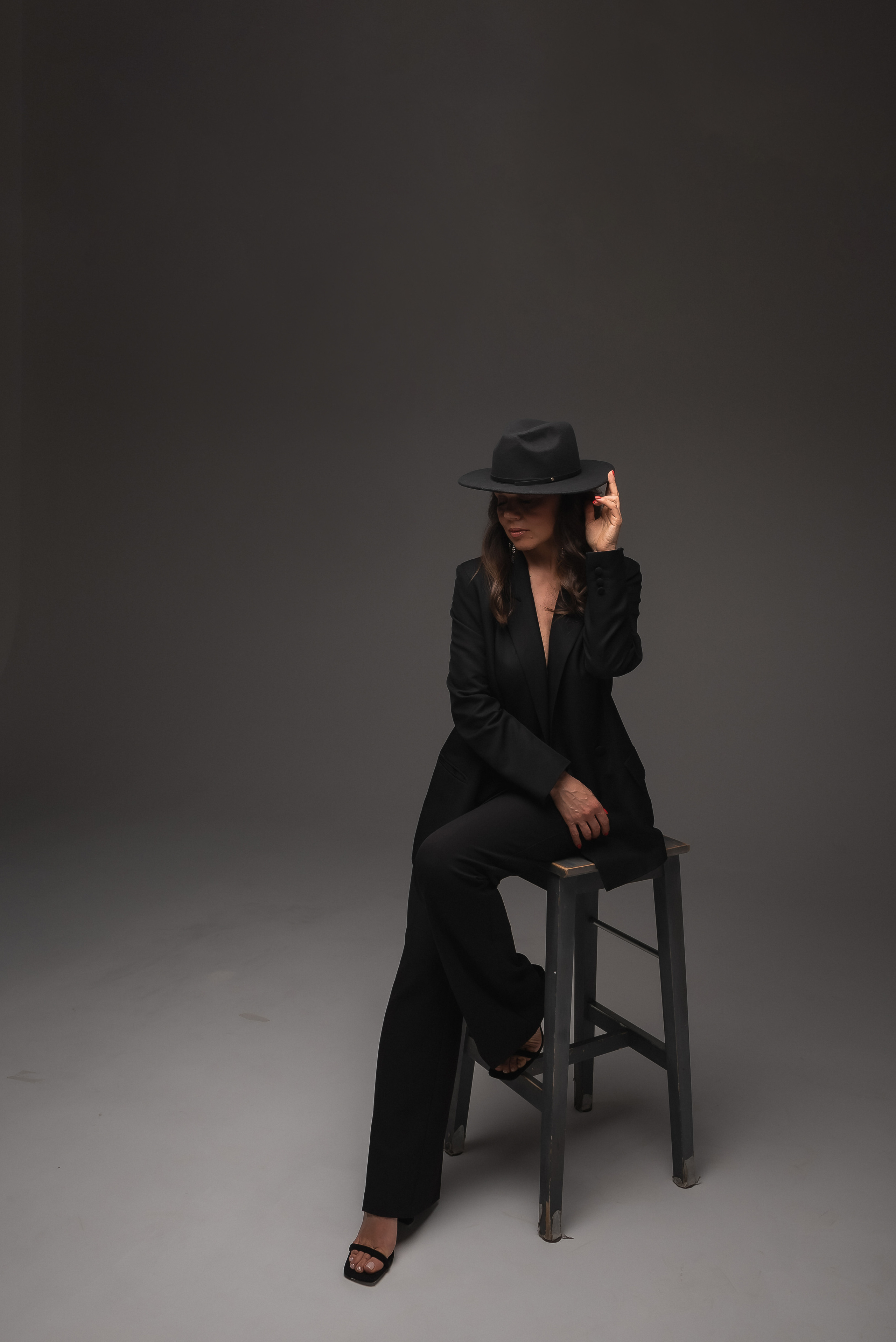 Женский портрет на циклораме. КОНТЕНТ |БРЕНД фотограф Санкт-Петербург — Жанна Олтаржевская